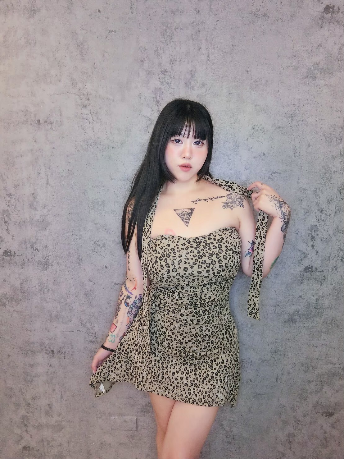 豹紋平口抓皺傘擺短洋*附綁帶