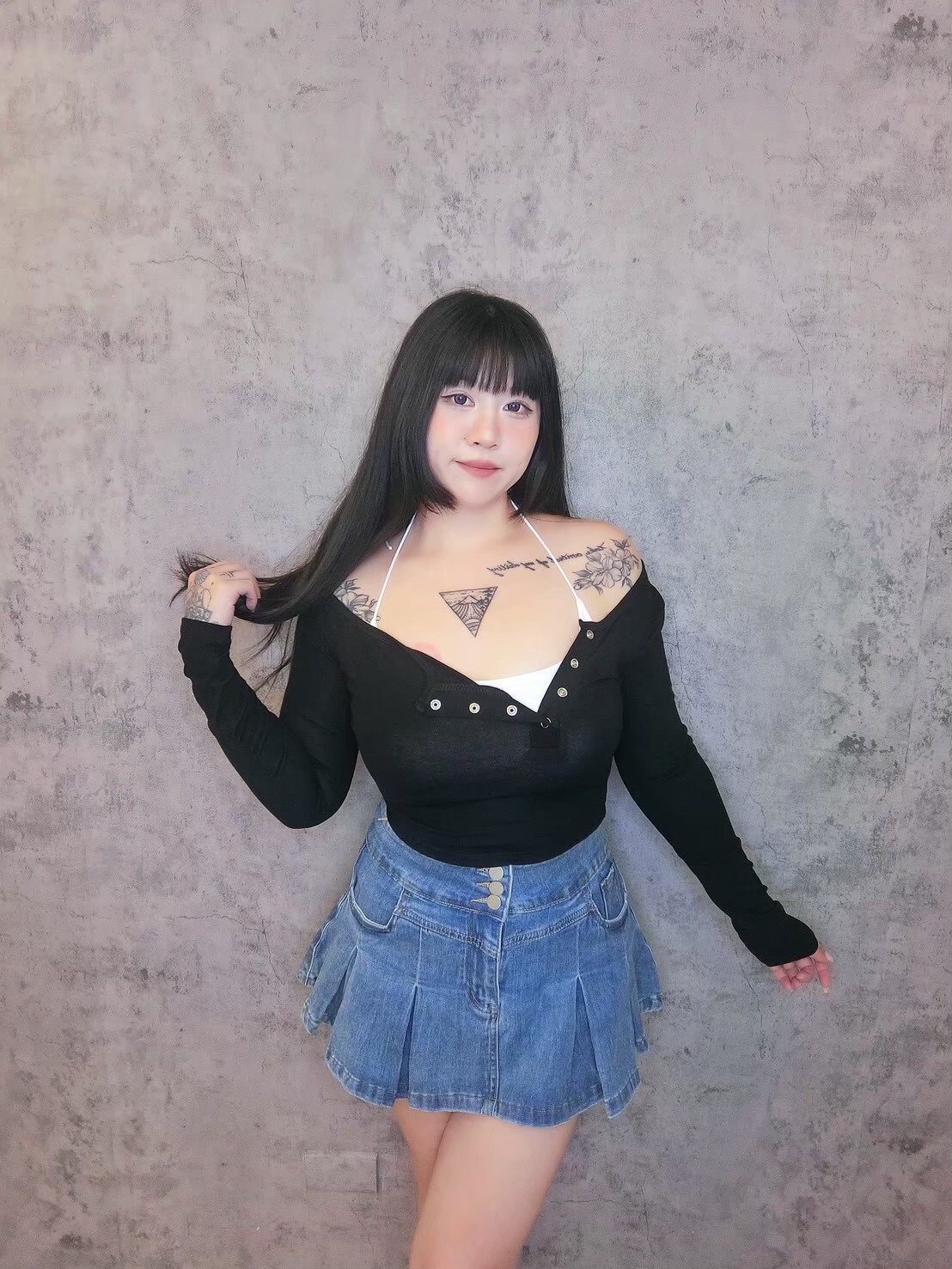 性感斜肩排扣真兩件式上衣