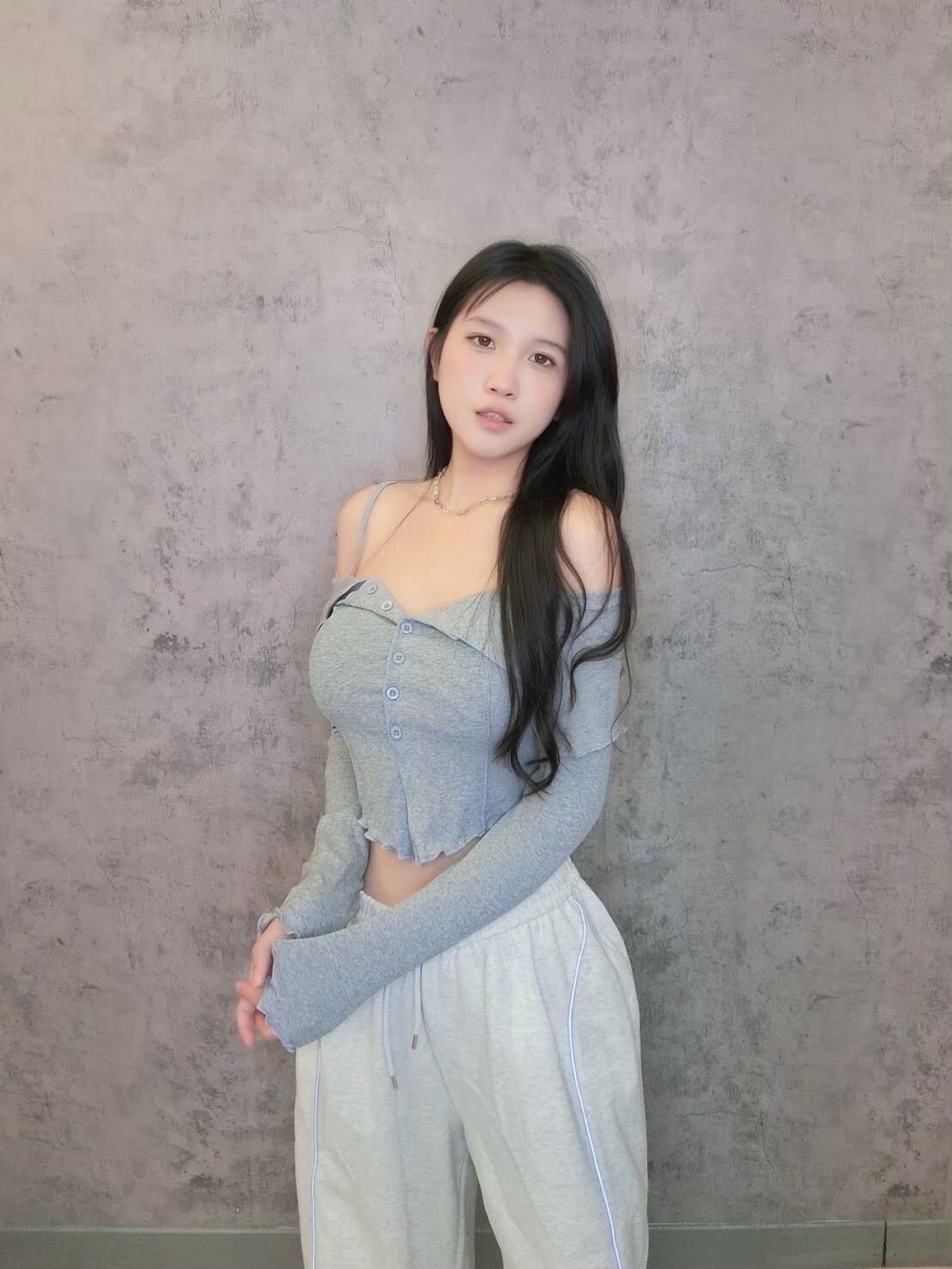 大翻領一字領帶杯長袖上衣