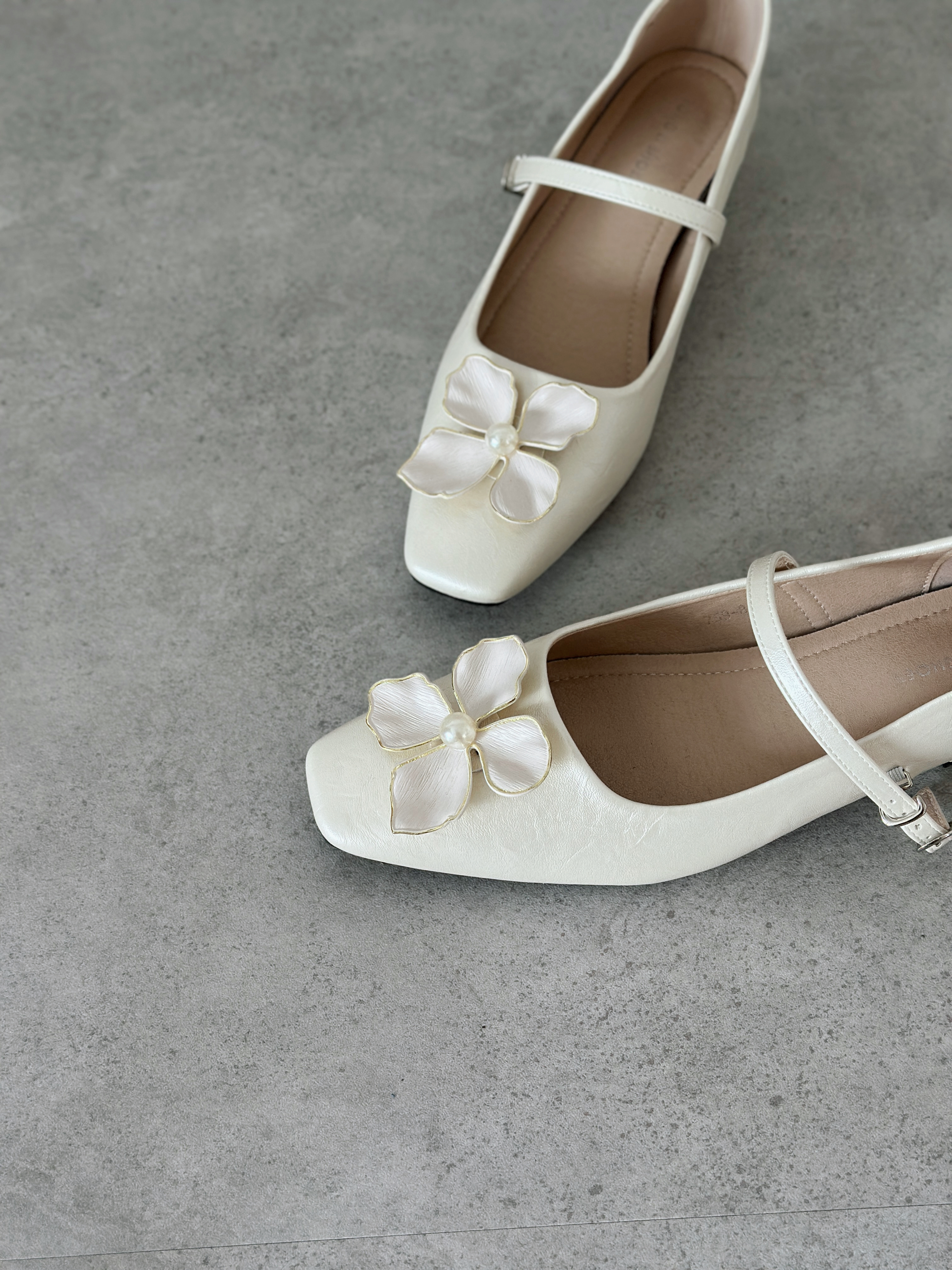 Mila Petal Mary Janes Beige -SH091BEI