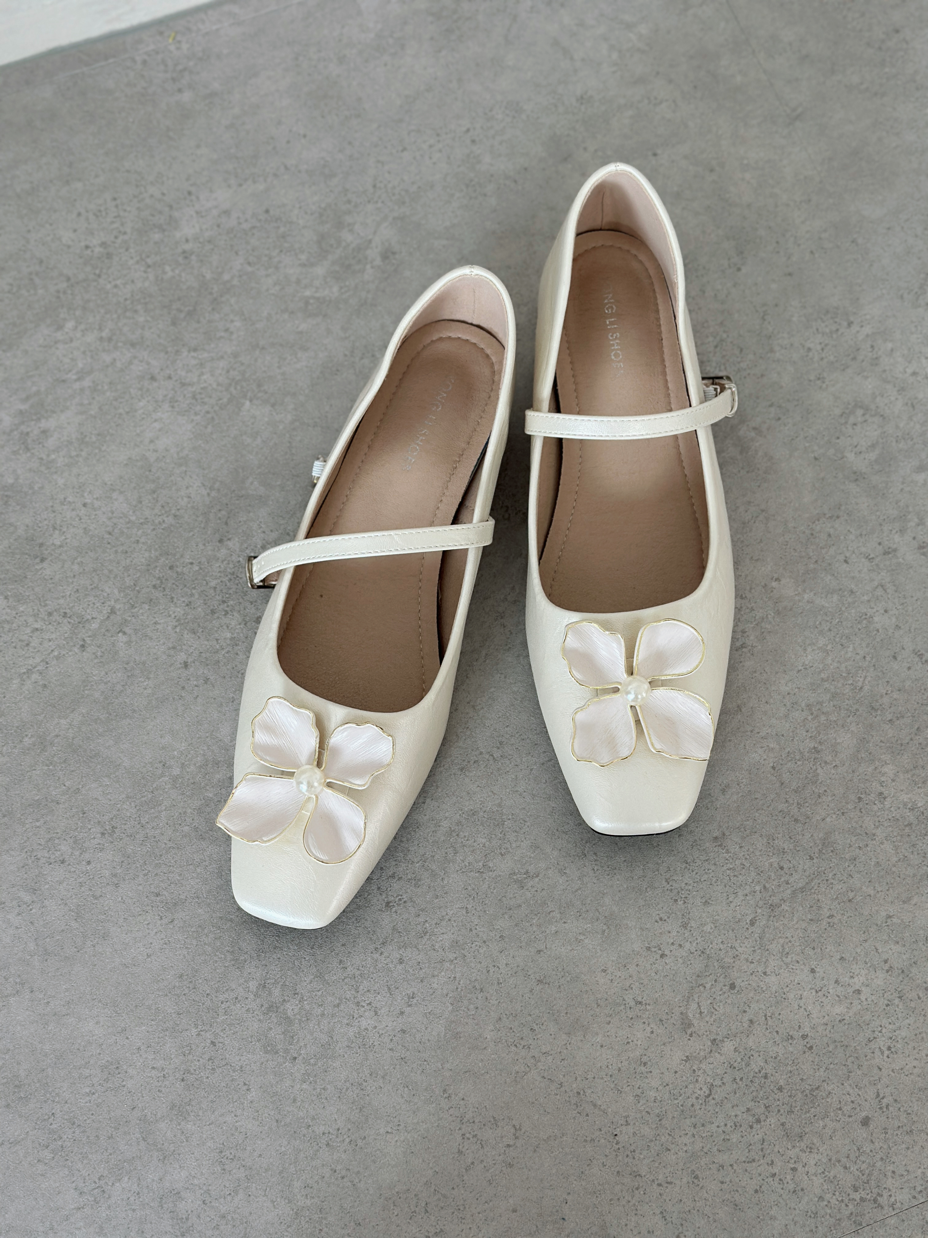 Mila Petal Mary Janes Beige -SH091BEI