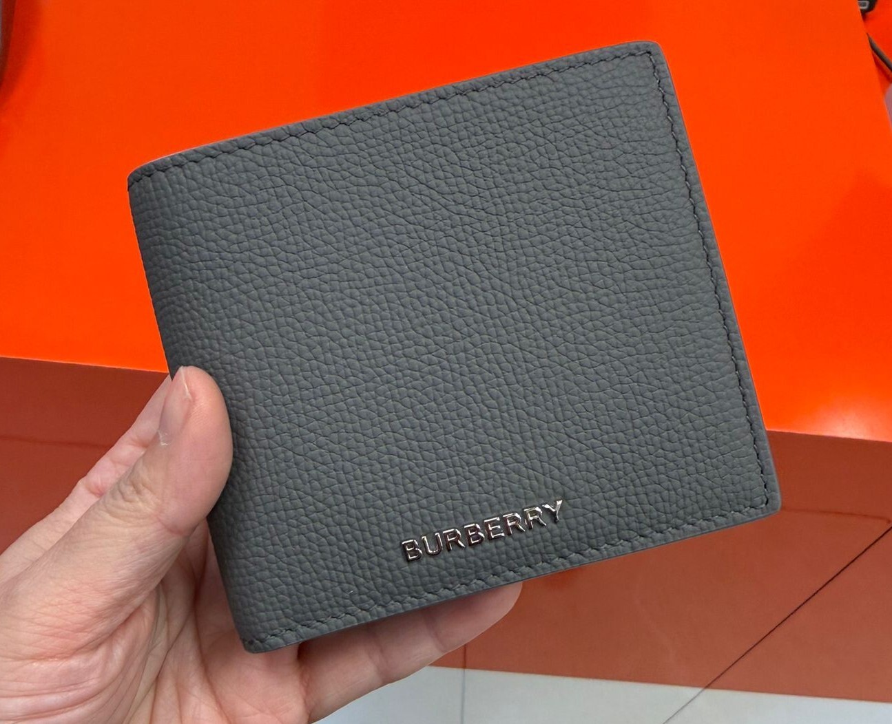 LYS01240 Burberry 小牛皮灰色短銀包 11 x 9.5cm