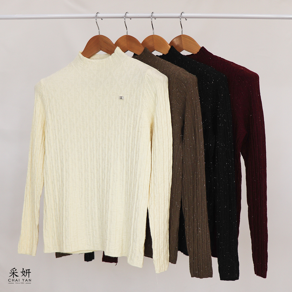 亮蔥小標微高領長袖針織上衣