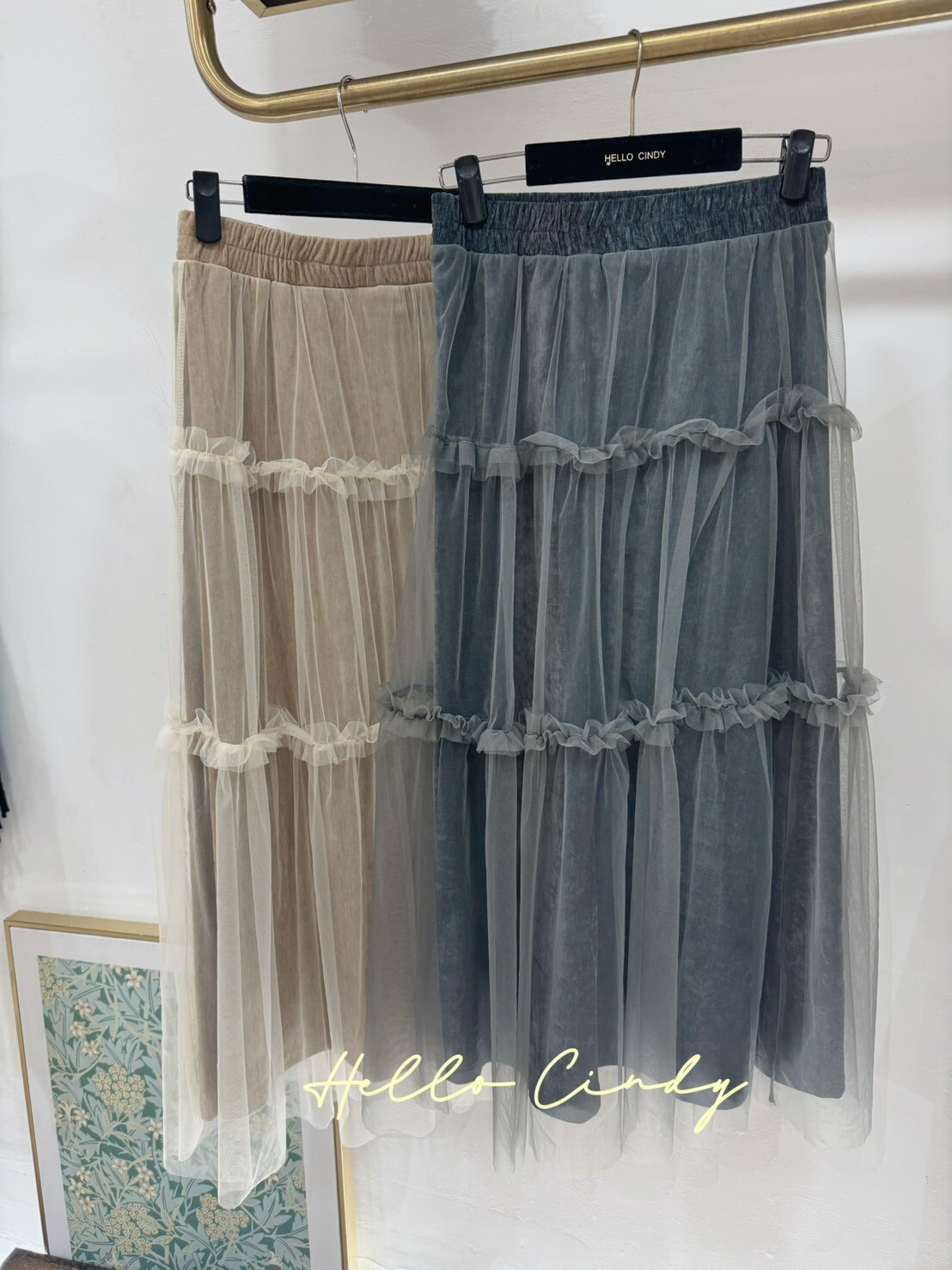 B01077 法式甜美感絨質佐透紗設計款長裙