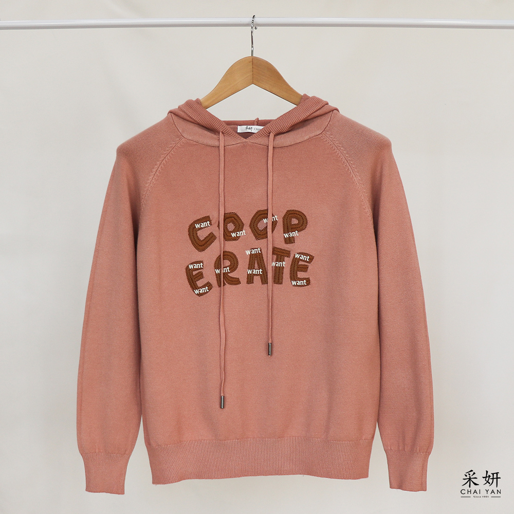 字母刺繡連帽針織長袖上衣