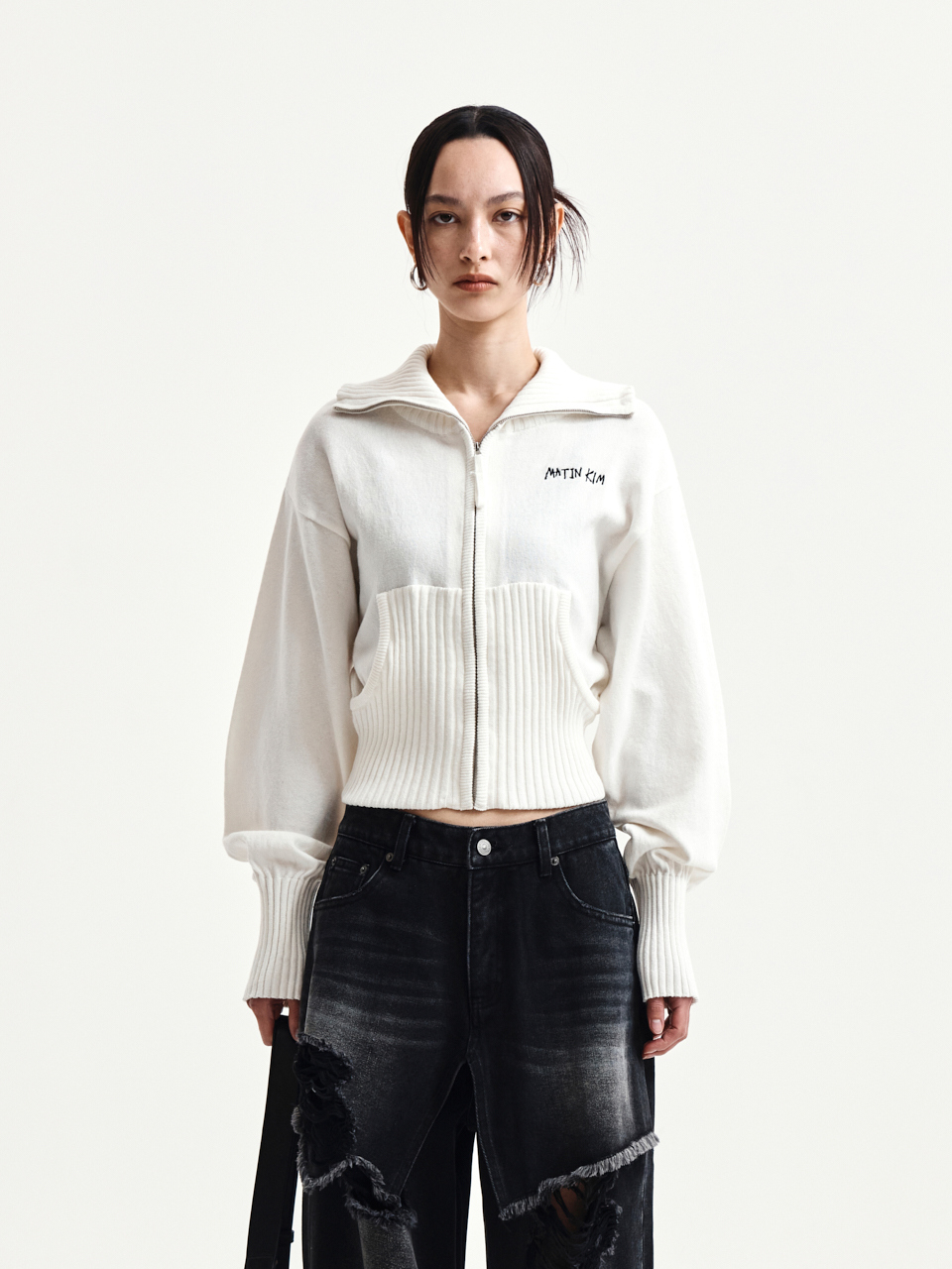 高領刺繡LOGO拉鍊外套女款 象牙白