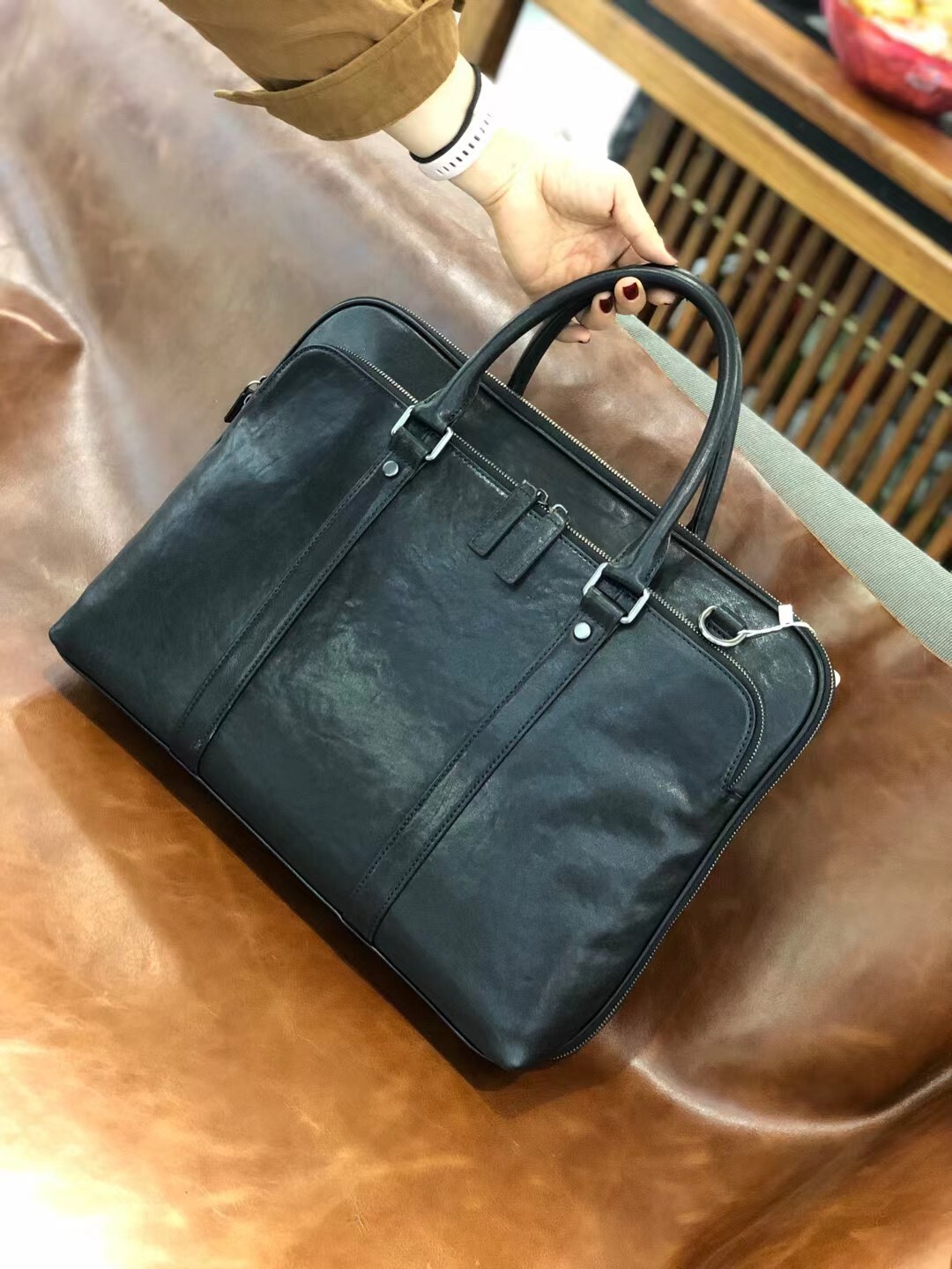 8506  [高級質感真皮公文包]