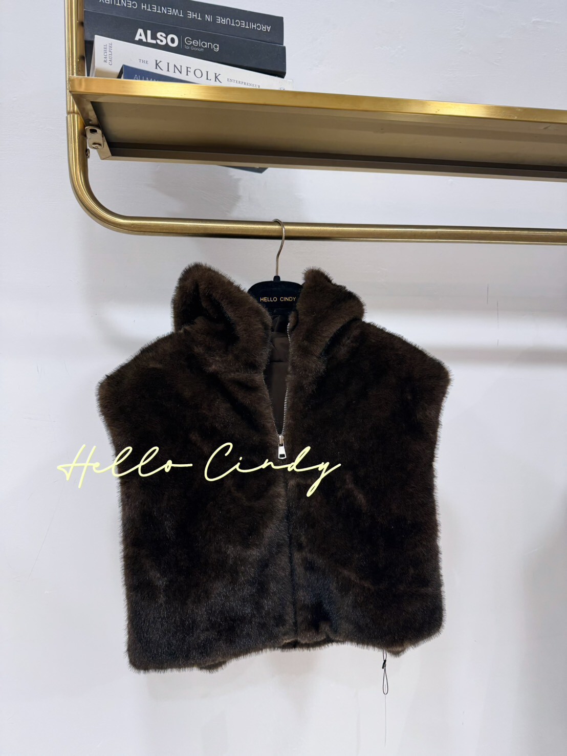 B01079 韓國設計同款～超可愛的仿浣熊毛連帽拼接背心