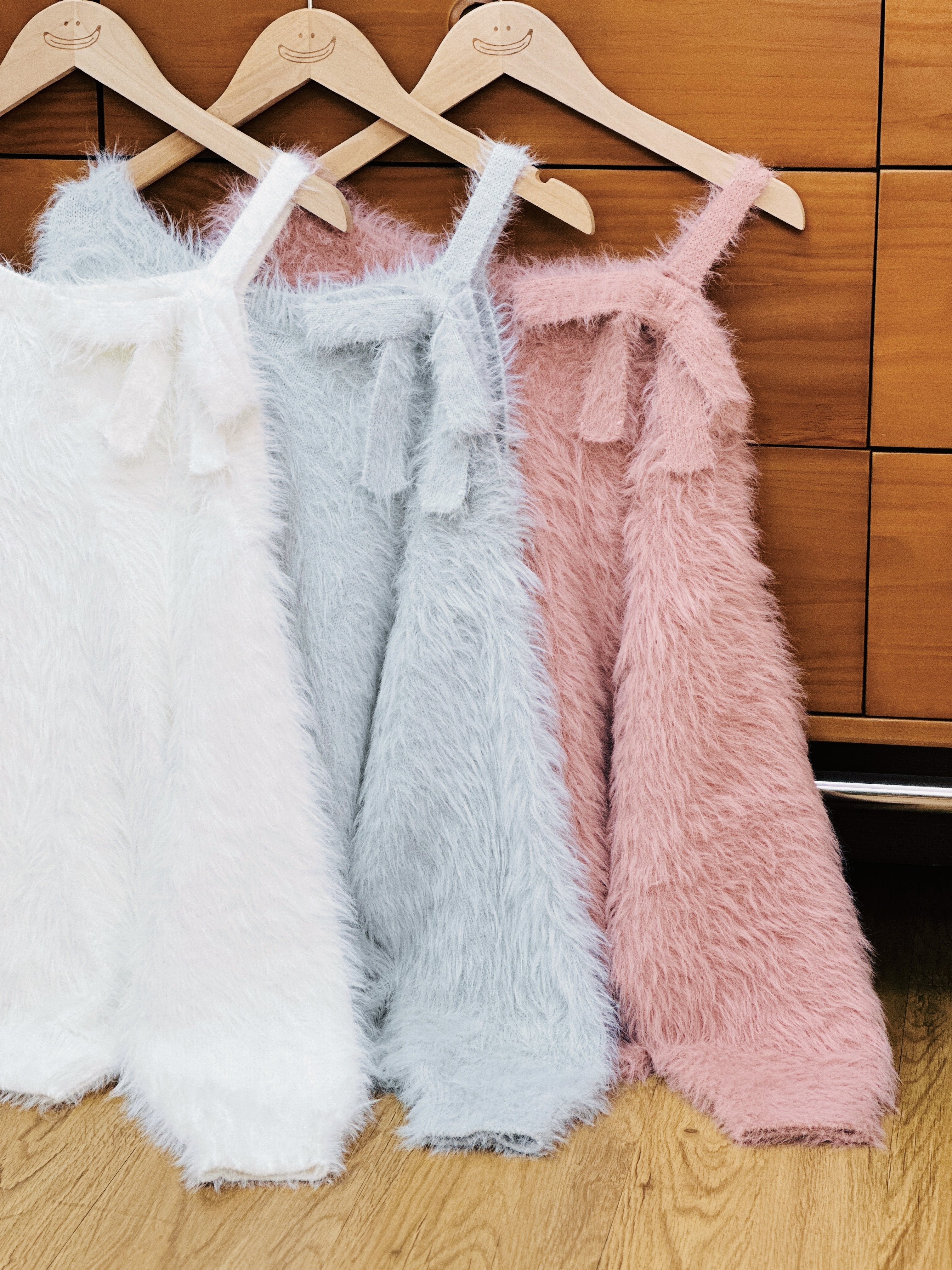 三色 / 加長貂毛蝴蝶結露肩毛衣 / Shaggy Bow Asymmetric Off Shoulder Knitwear