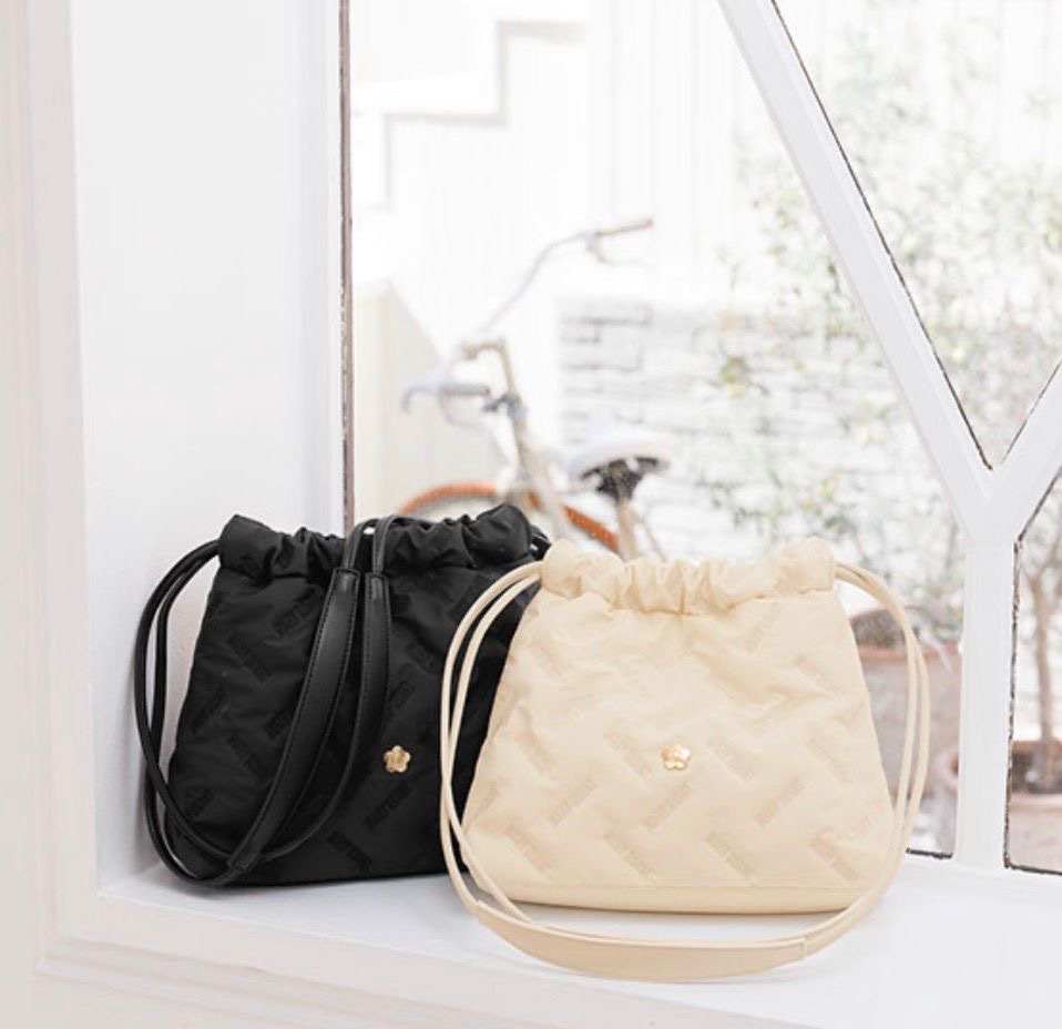 Mary quant 斜紋logo兩用袋