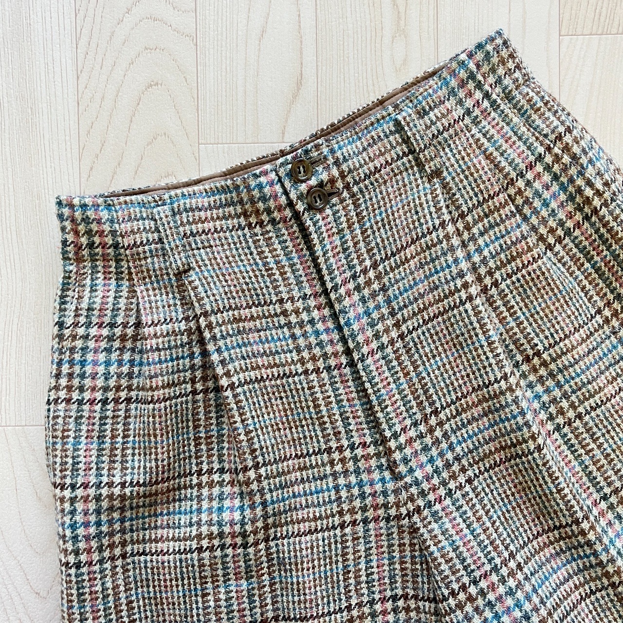 日本製啡色格紋羊毛短褲