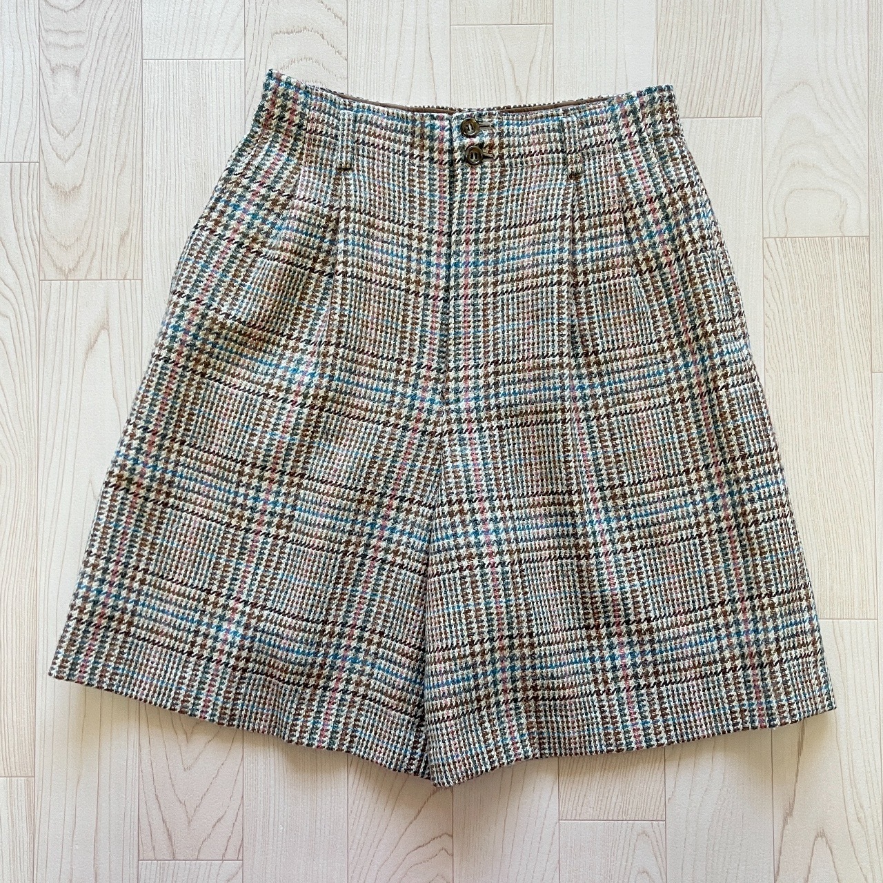 日本製啡色格紋羊毛短褲