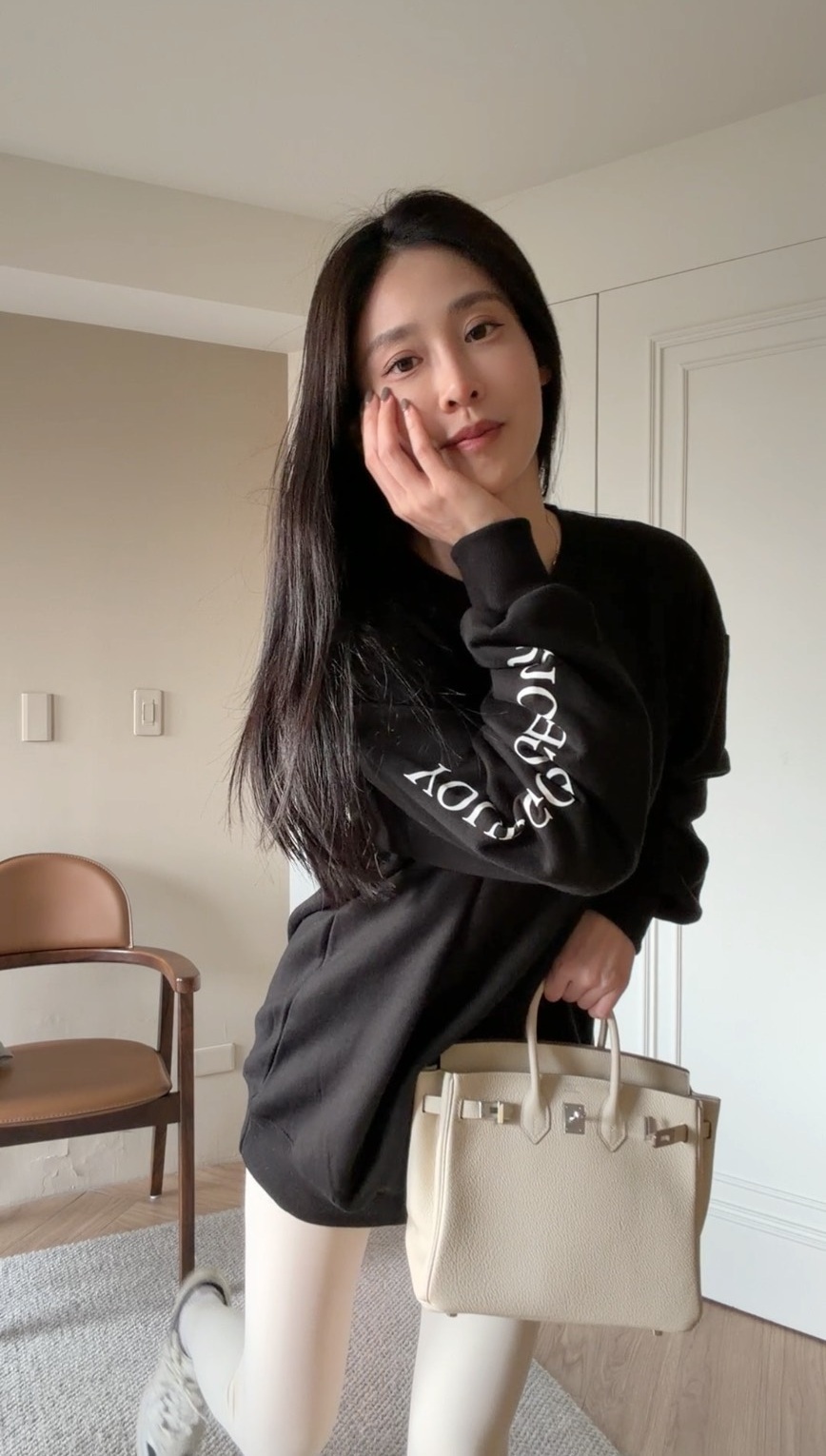 【新款少量現貨】 ｜韓國｜長版英文字大學T