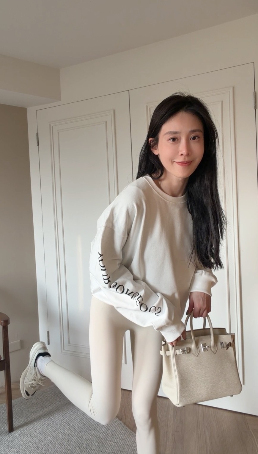 【新款少量現貨】 ｜韓國｜長版英文字大學T