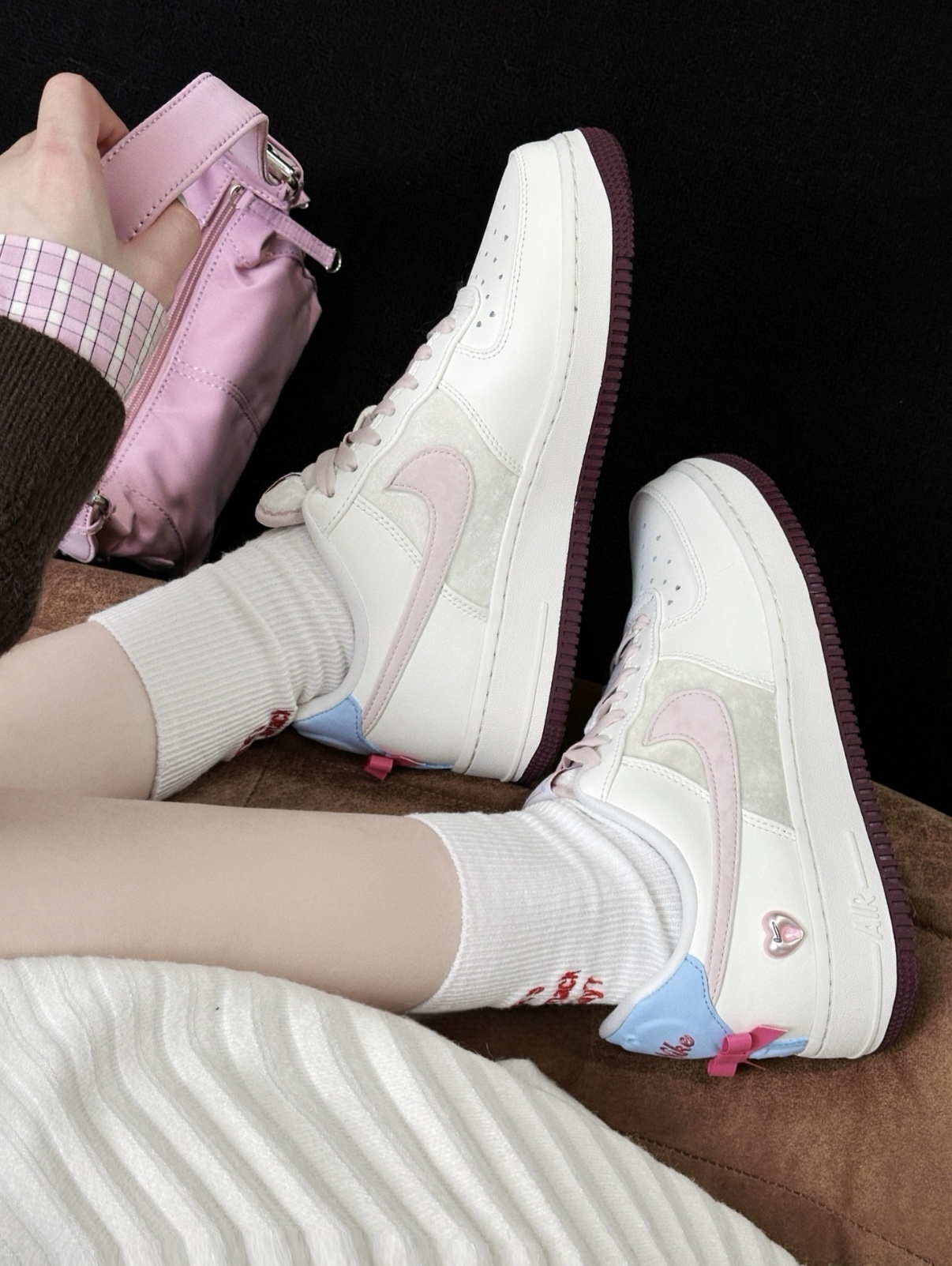 Nike Air Force 1 AF1 情人節限定 白粉色 皮革 絲絨 愛心 蝴蝶結 女款 IQ4937-161/預購