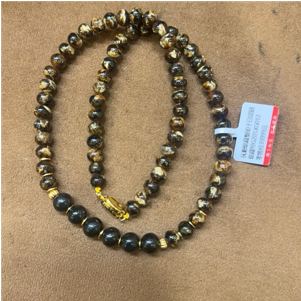 0121GZ011-26琥珀-撫順館藏級翳珀幹白花項鏈（A11)