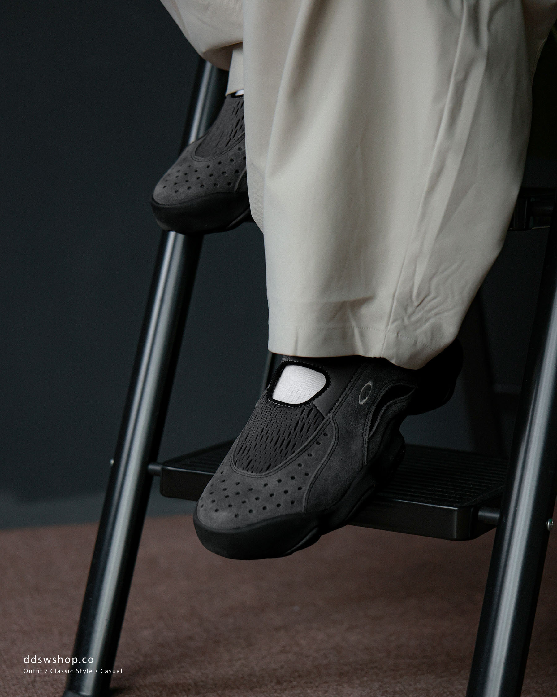 "現貨" Oakley Factory Team x Brain Dead Flesh Sandal 瀝青灰 鏤空麵包鞋 男款