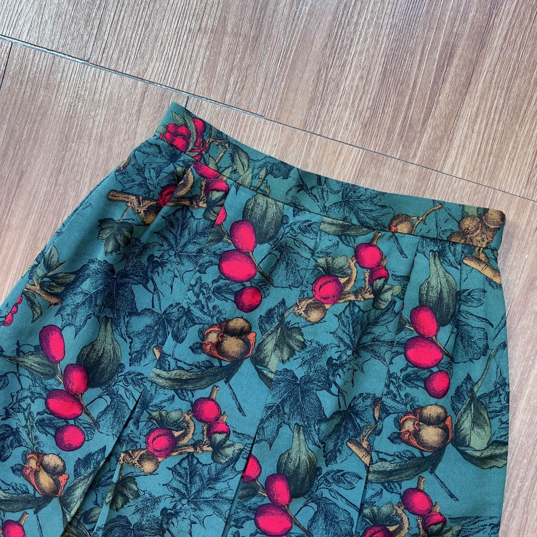 古典感墨綠色果實半身裙