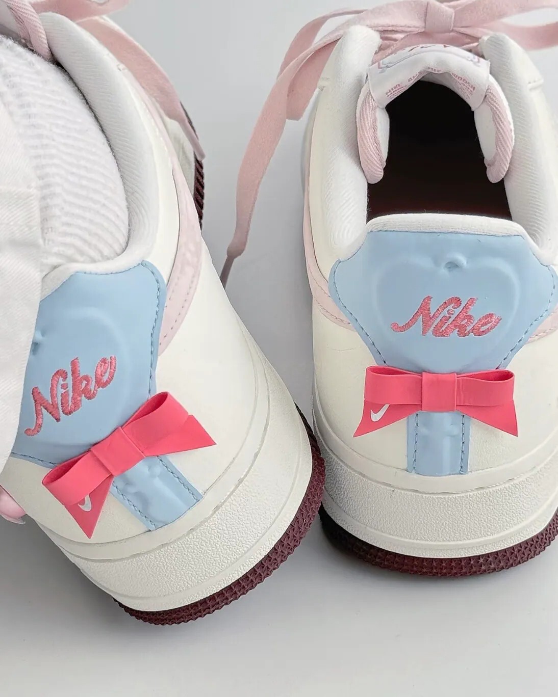 NIKE AIR FORCE 1 2026 情人節 限定款 奶油白 蝴蝶結 愛心 寶寶藍 IQ4937-161