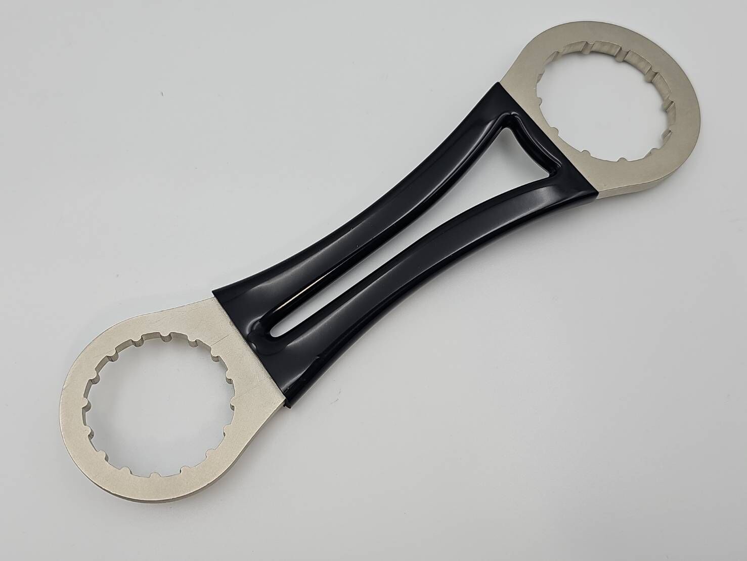 CRODER BB拆裝扳手 適用IB24 IB30 對鎖式BB BB86 BB30 BB386 IB24內徑尺寸:44mm / 16齒 IB30內徑尺寸:50mm / 12齒 板手 工具