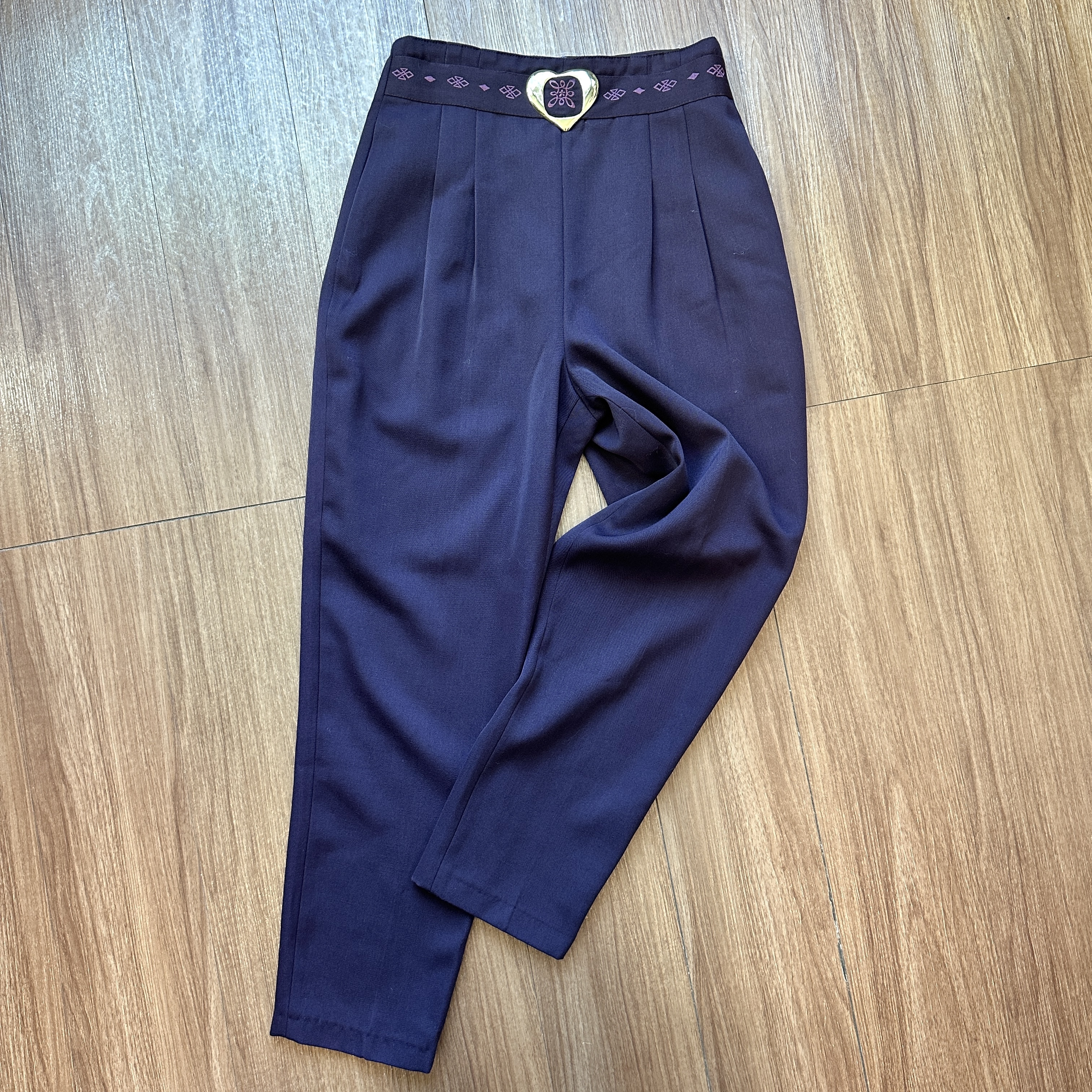 深紫色心形腰扣裝飾長褲