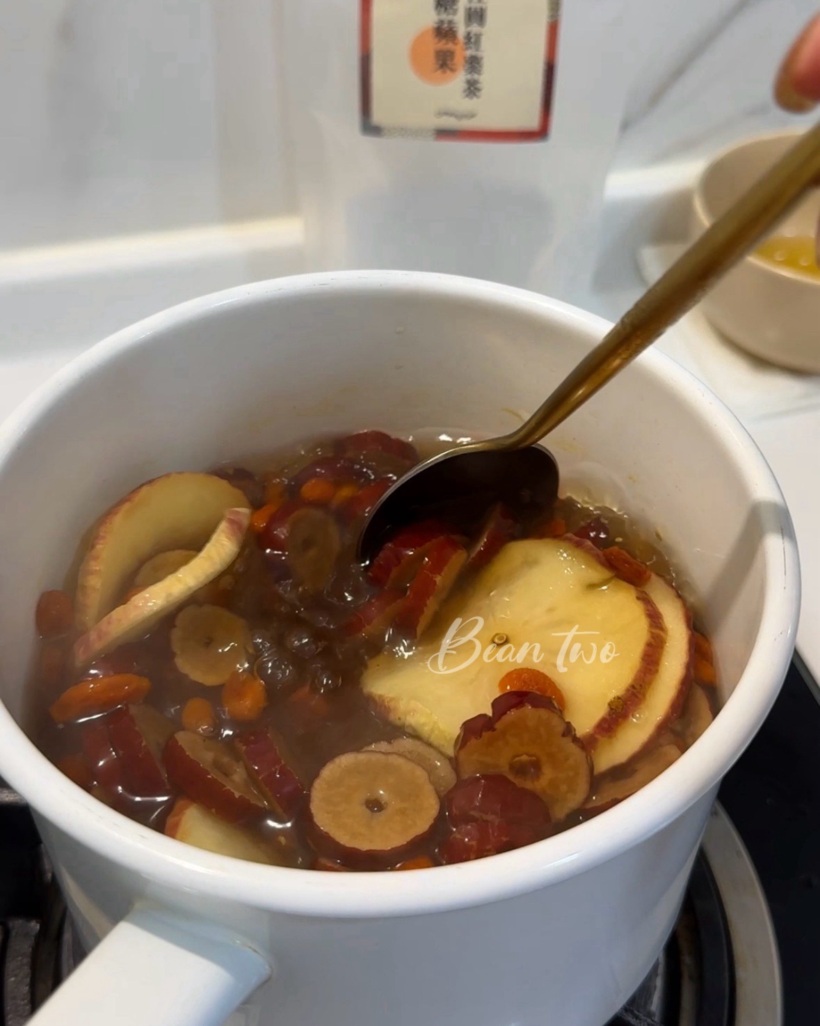 黑糖蘋果桂圓紅棗茶