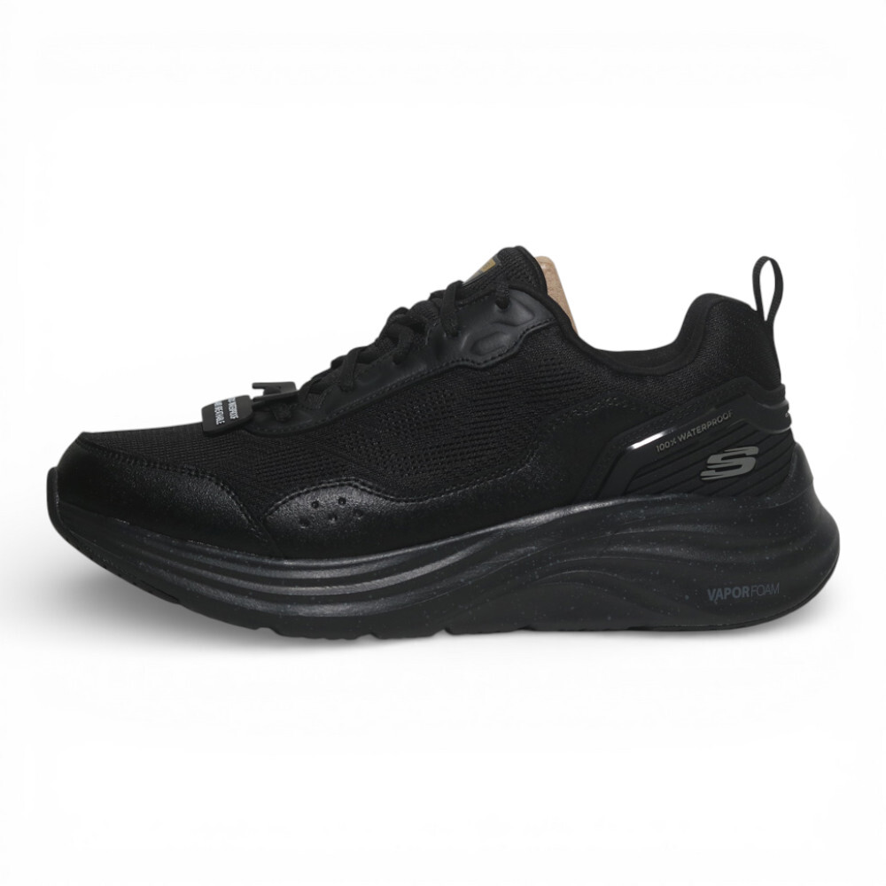 SKECHERS 慢跑鞋 VAPOR FOAM WATERPROOF 全黑 寬楦 防水 男 232959WBBK