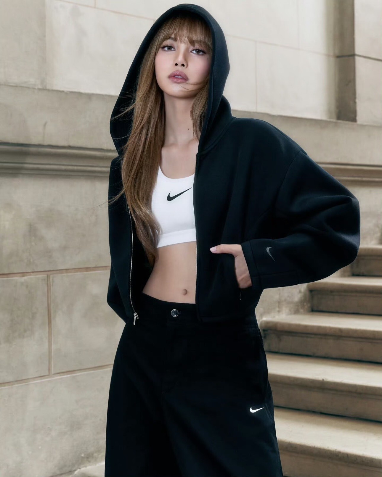女款 NIKE SWOOSH 黑 白 紫 粉紫 豆沙 LiSA 著用款 包覆 中度支撐 瑜珈 訓練 運動內衣【DX6822】NKTF