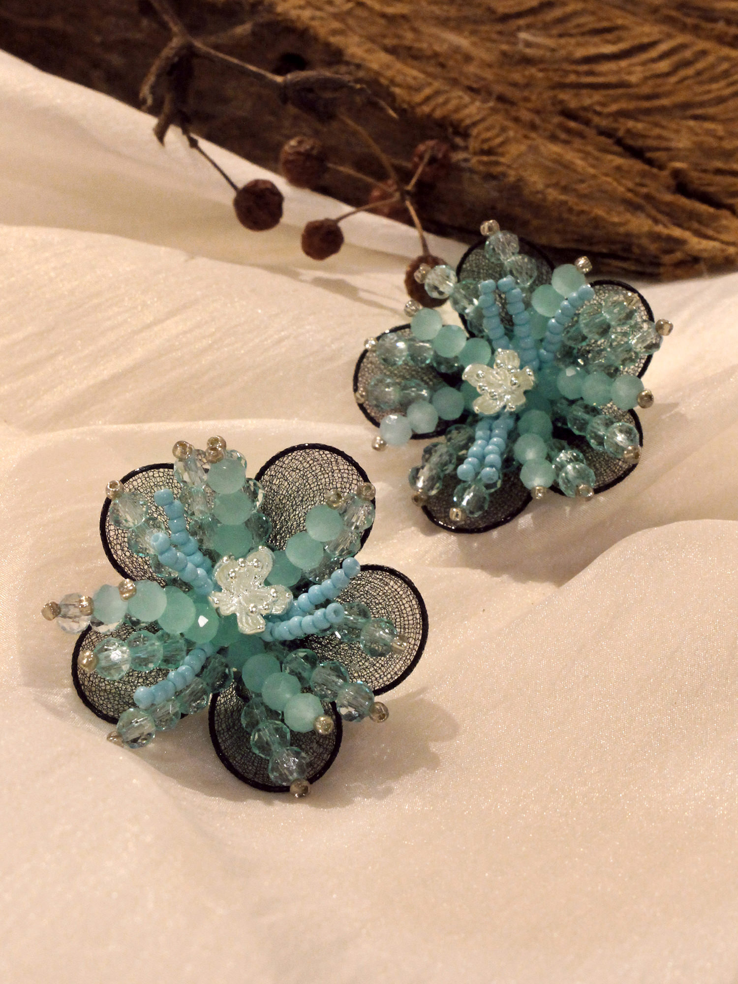 獨立樂團。MUCHAT手作立體水晶珠花耳環