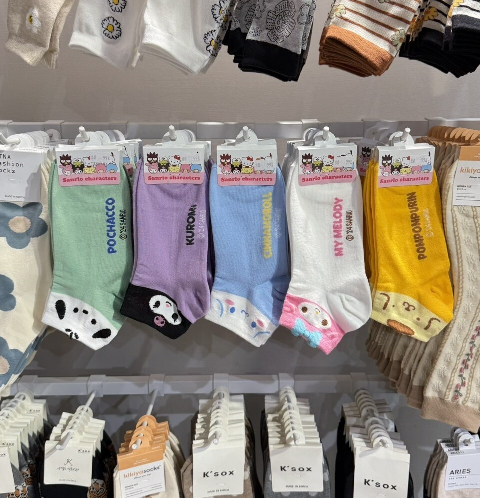 【成人中筒襪 買五送一】韓國 雙色中筒襪 卡通襪  長襪