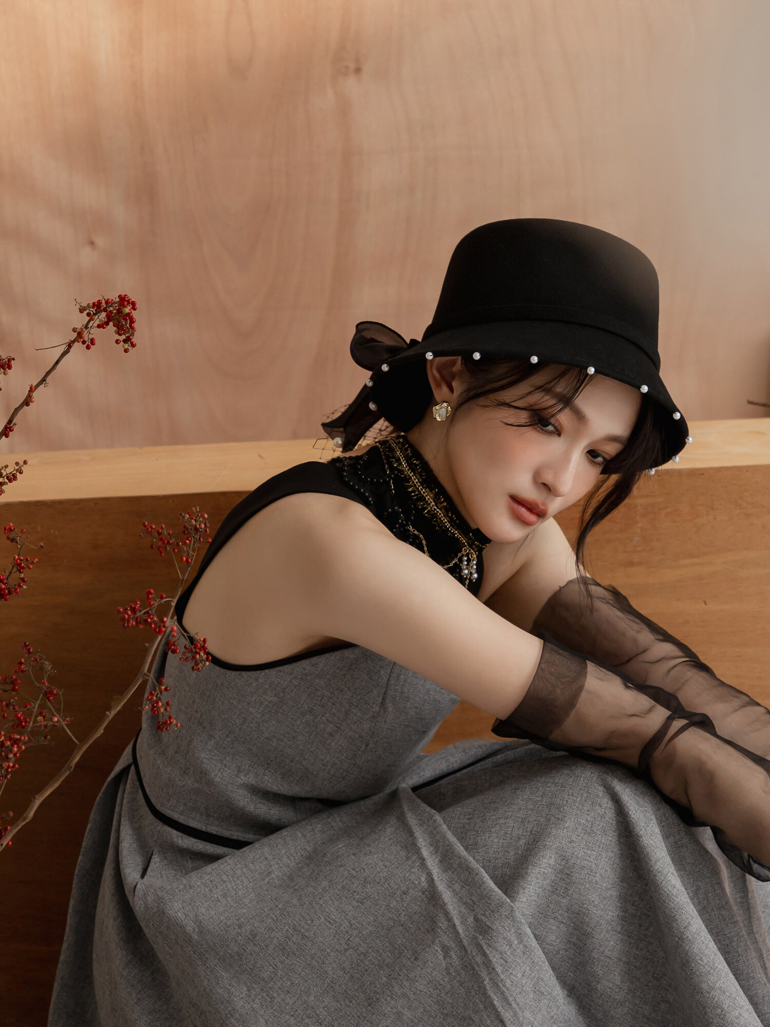 沉浸式劇場。MUCHAT手作蝶結珍珠毛呢淑女帽 (黑/含蝶結別針)