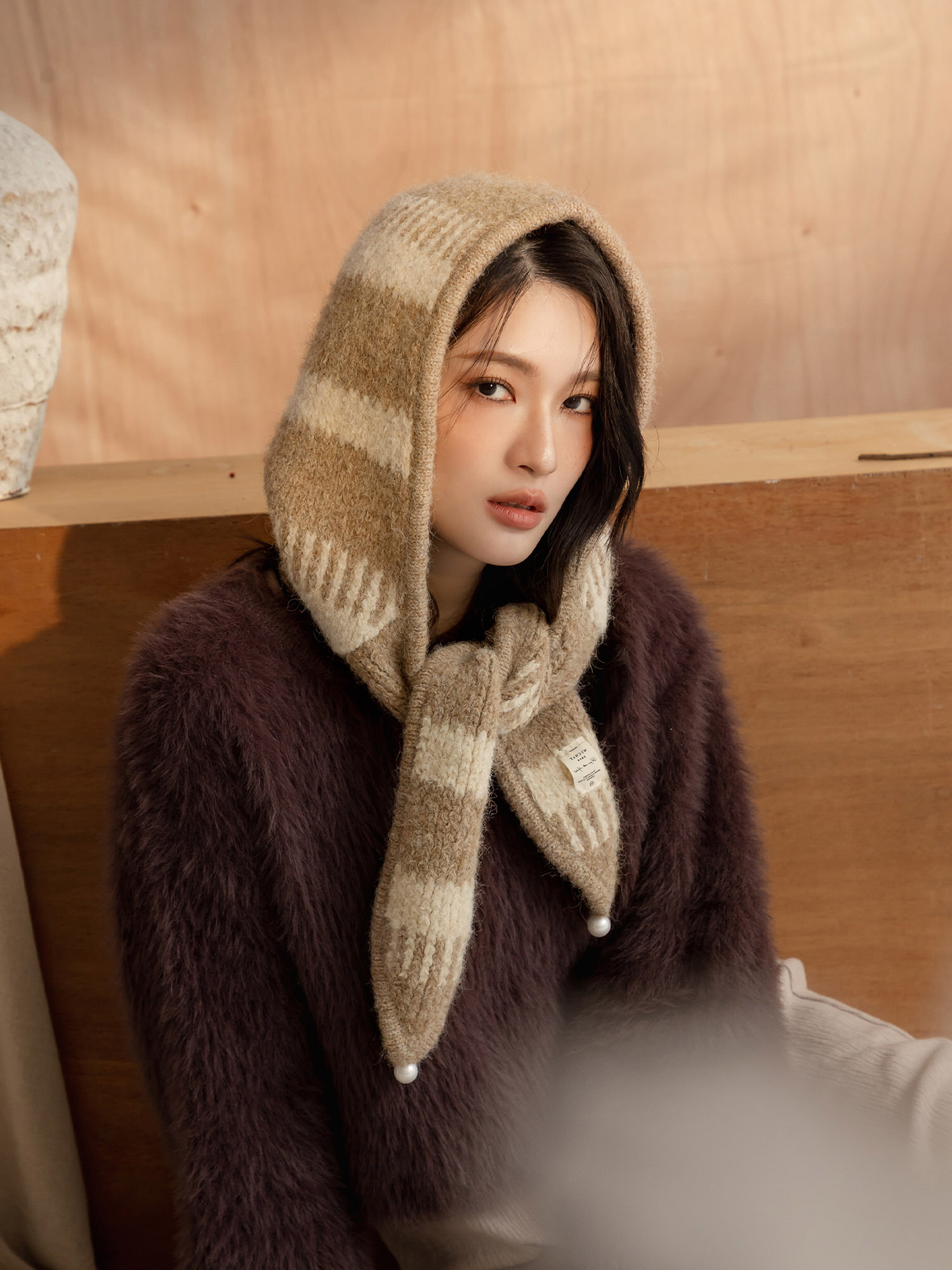 接住米寶。MUCHAT手作條紋針織連帽圍巾 (咖白)