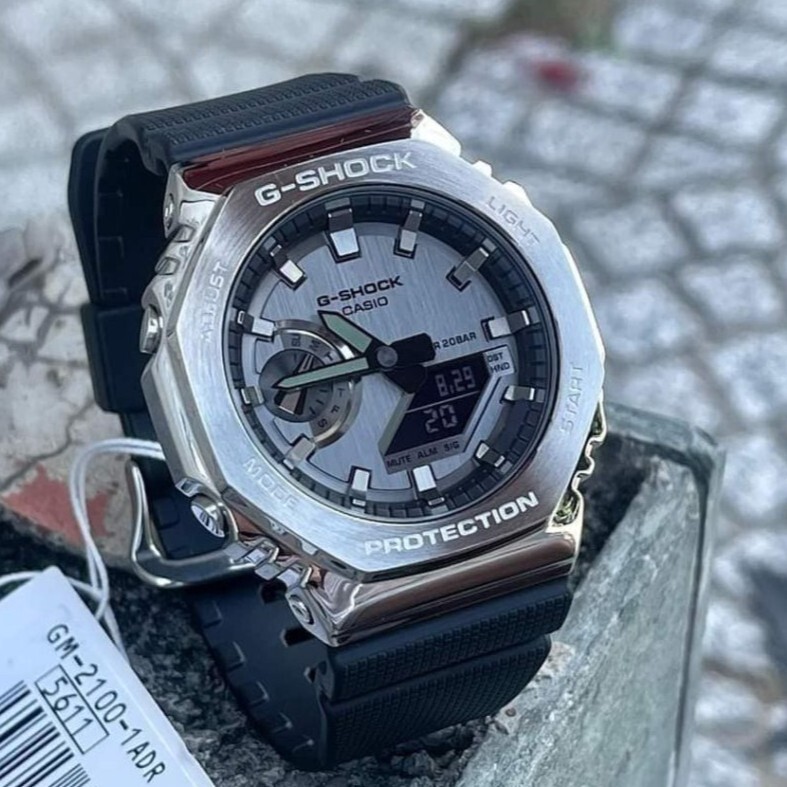 【CASIO 卡西歐】 G-SHOCK 不鏽鋼八角設計 農家橡樹 金屬錶殼搭載原創經典設計 雙顯手錶 GM-2100-1A