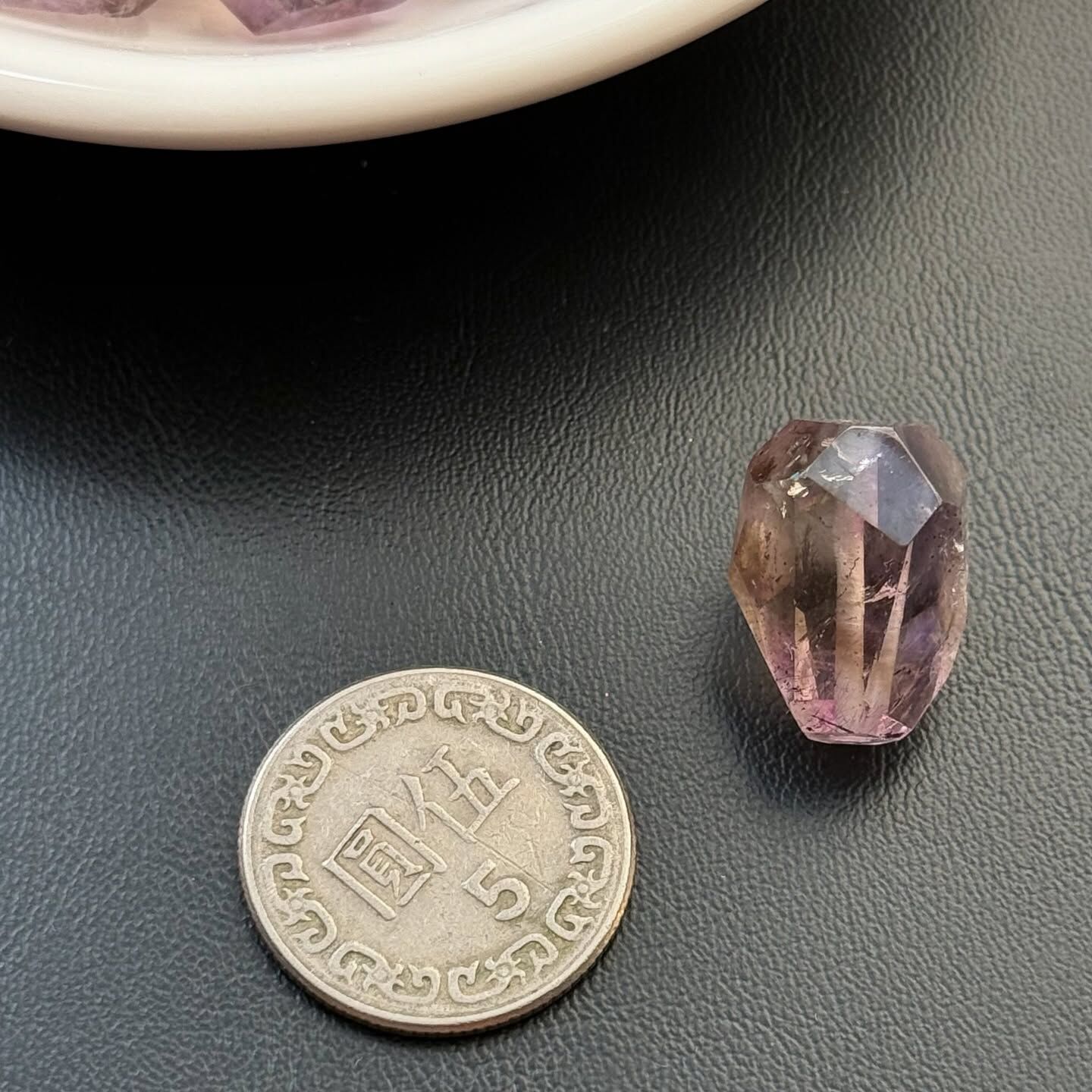 [原石] 紫超七 通孔