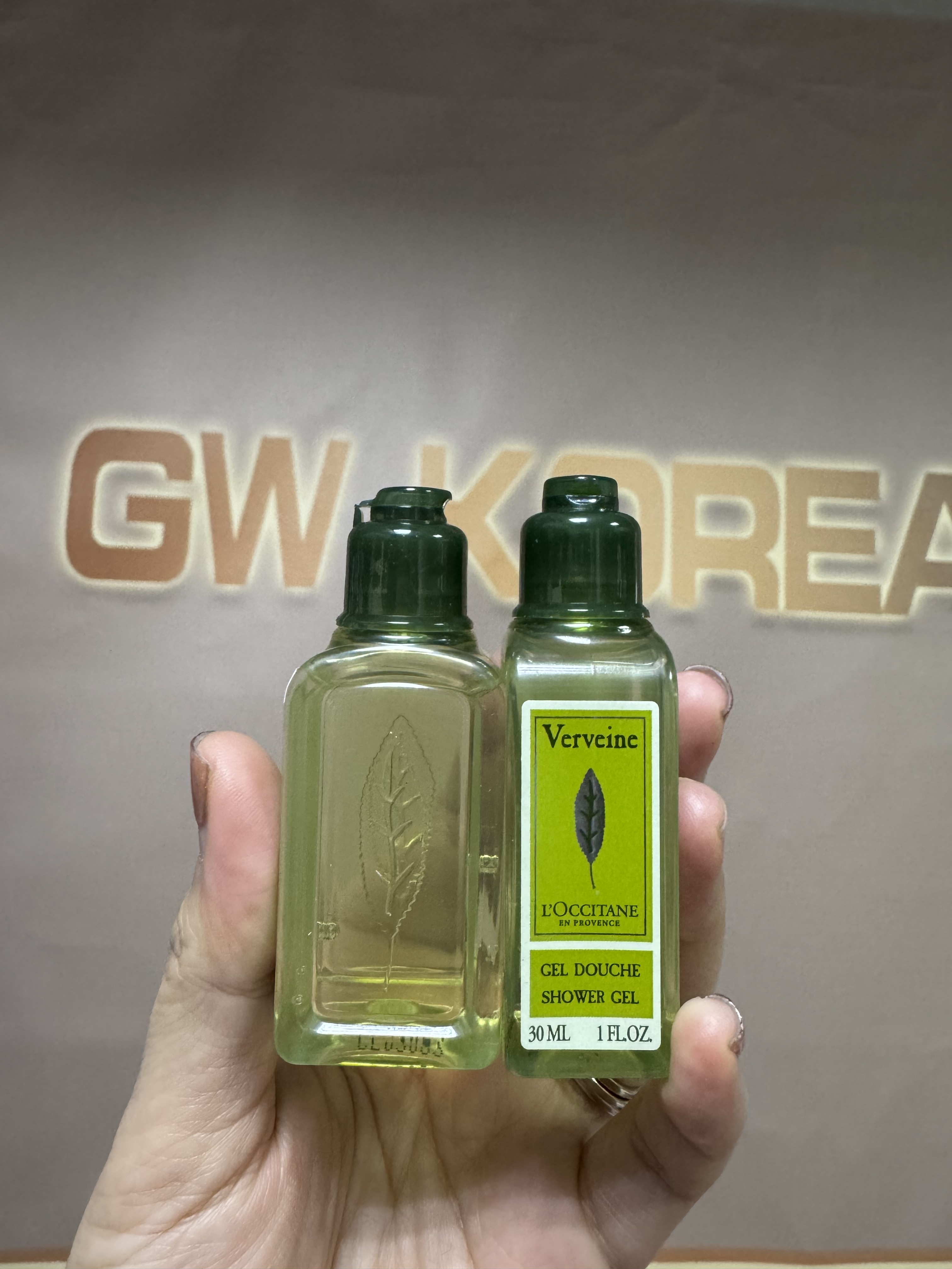 L'OCCITANE 馬鞭草沐浴油 30ML $35/2支