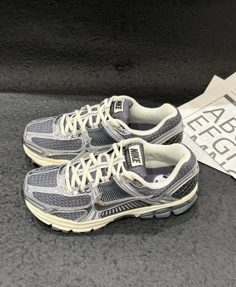 Nike Vomero 5 Goes Max Y2K “Iron Grey Chrome” 灰銀 im3486-001