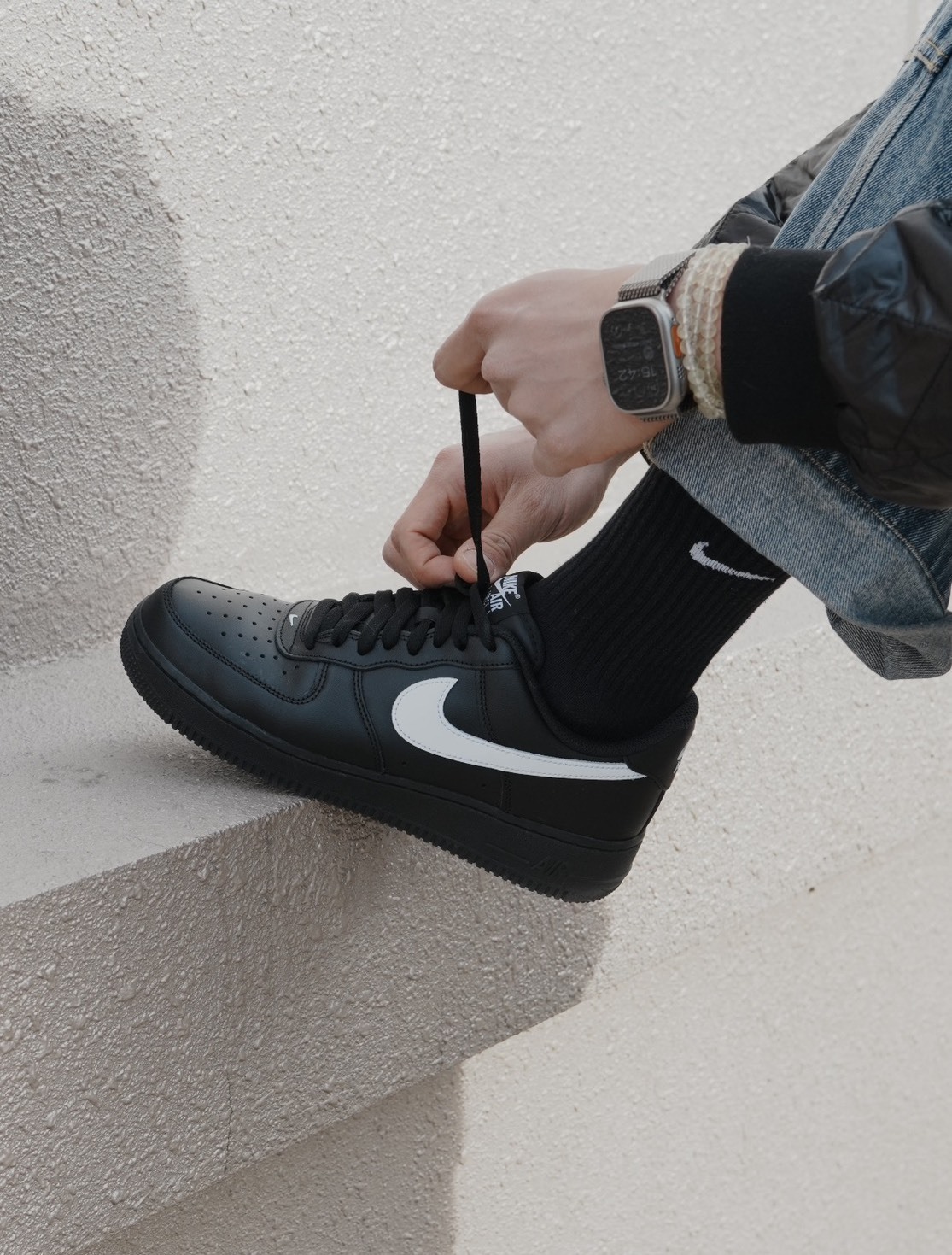 <扯 竟然跌價> Nike Air Force 1 Low 黑底白勾 小AMBUSH (FZ0627-010)