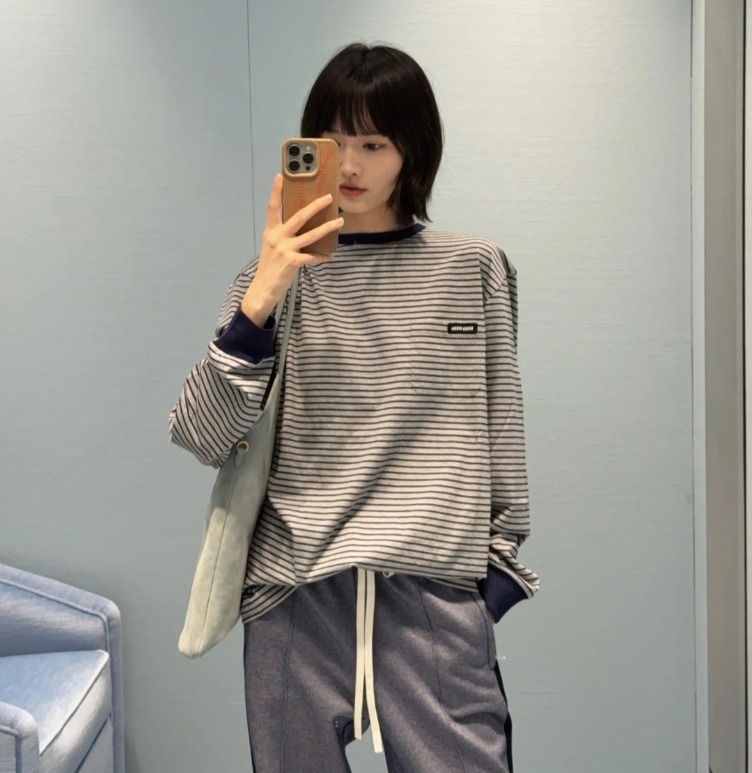 Miu Miu 灰併深藍間條 Tee