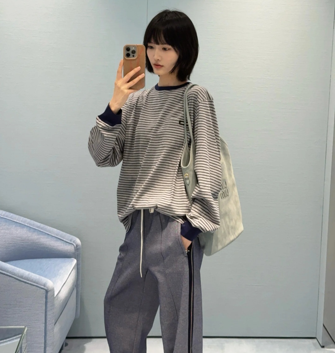 Miu Miu 灰併深藍間條 Tee