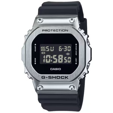 預購款【CASIO 卡西歐】 G-SHOCK 不鏽鋼設計 金屬錶殼搭載原創經典設計 耐衝擊手錶 GM-5600U-1