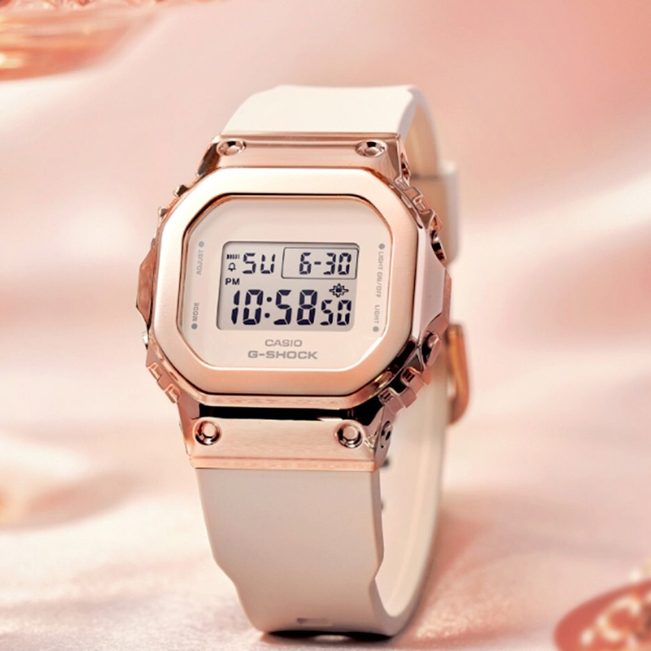 【CASIO 卡西歐】 G-SHOCK 金屬錶圈 柔順質感 原創經典設計 耐衝擊手錶 GM-S5600PG-4