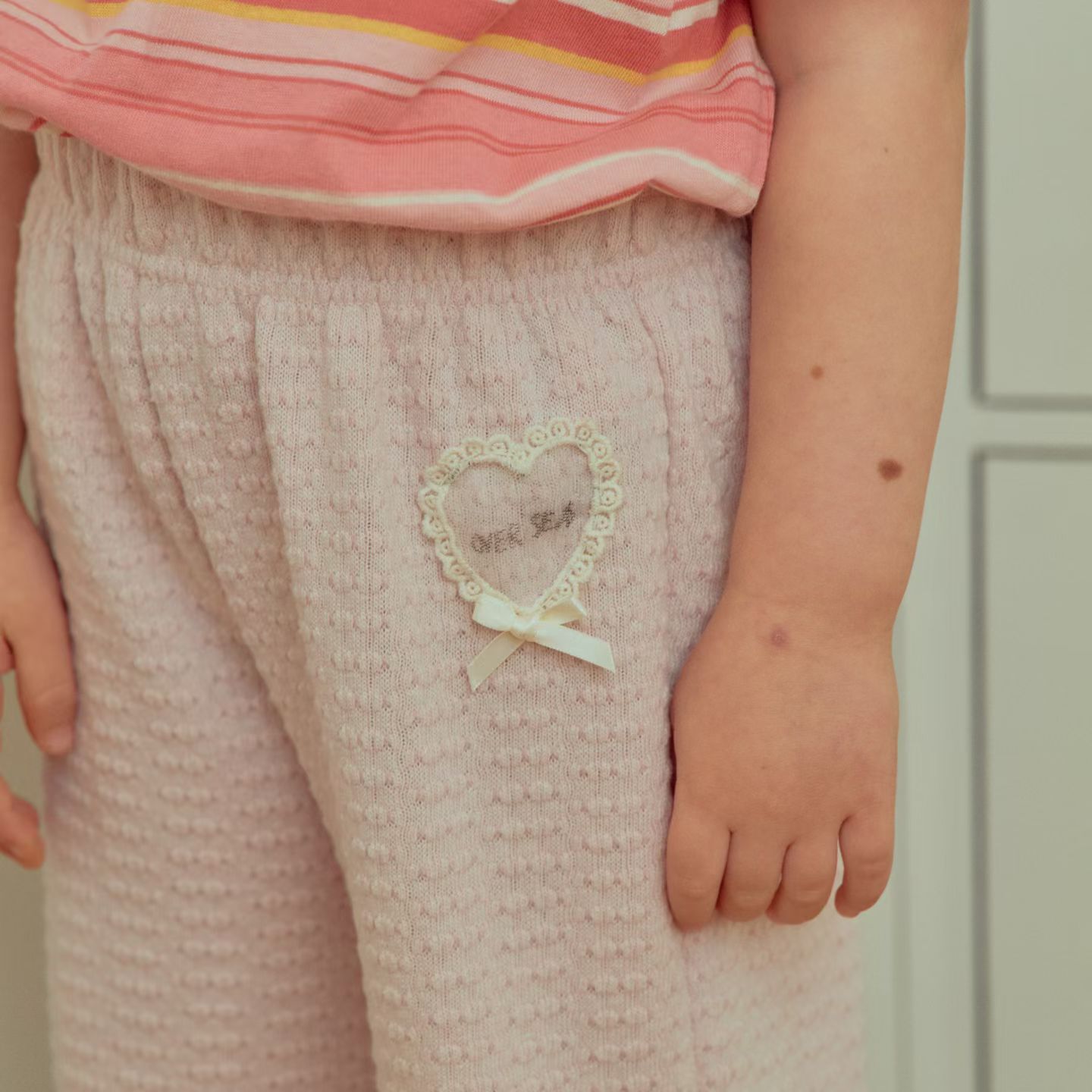 KR 1st blue 心心荷葉邊長褲 | 2色