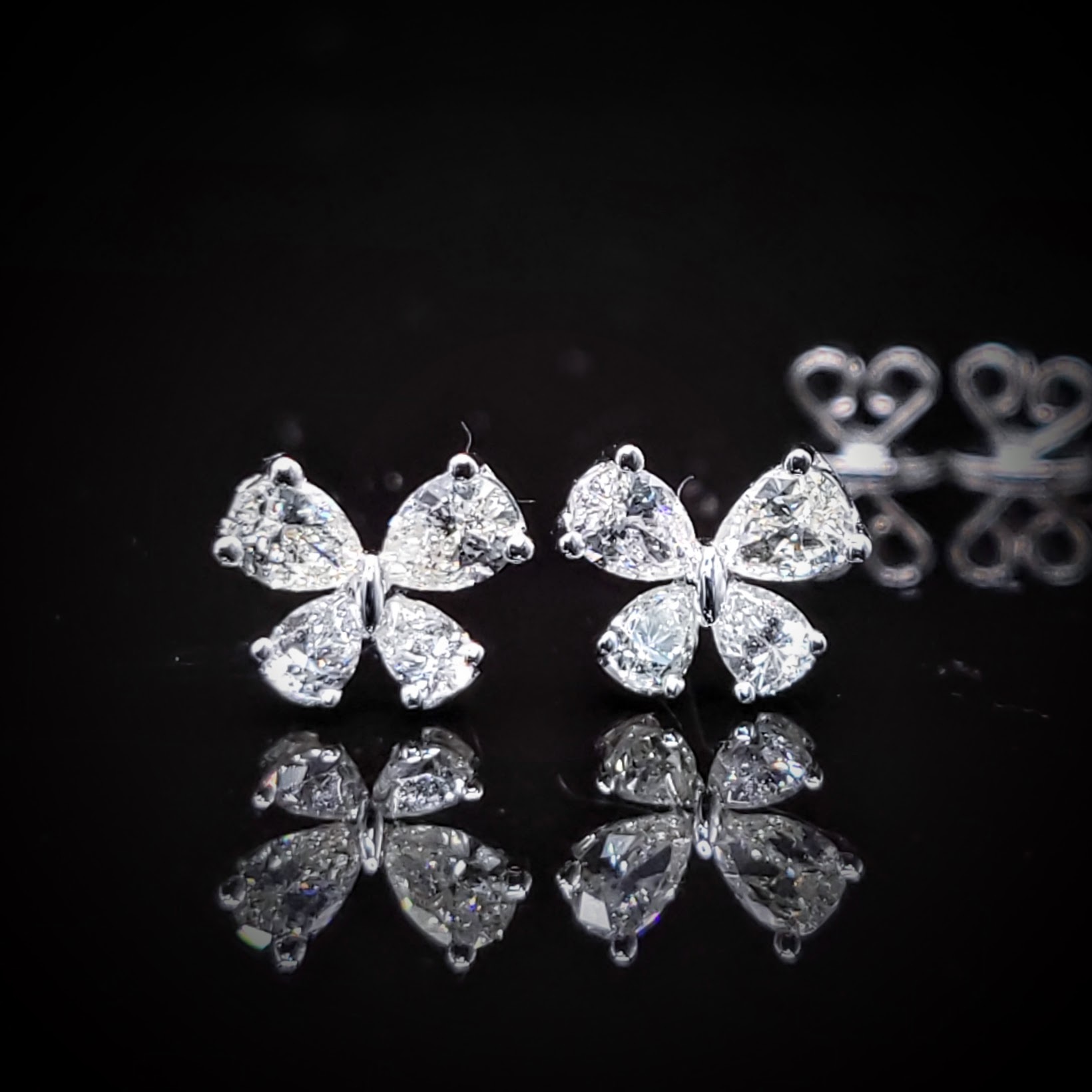 全新18K白金77份鑽石耳環