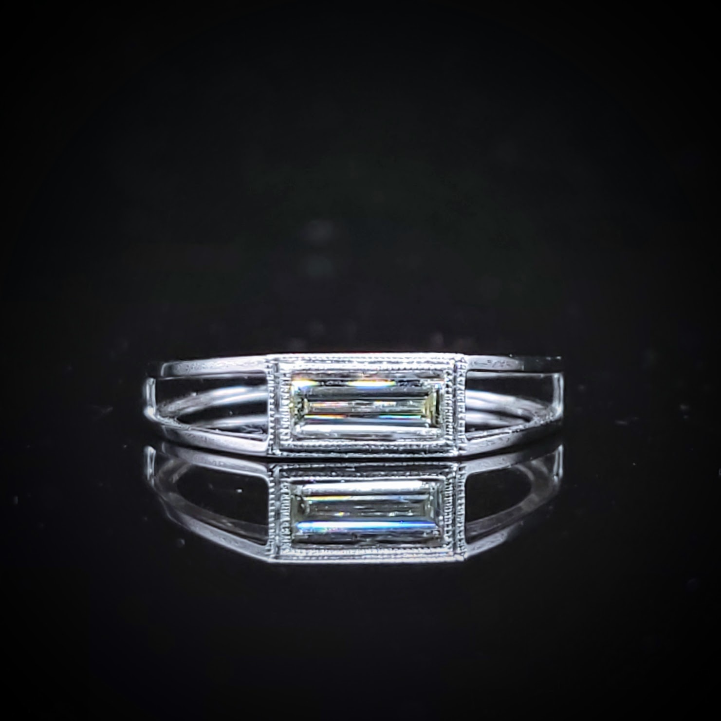 全新18K白金【單粒26份方形鑽石】戒指