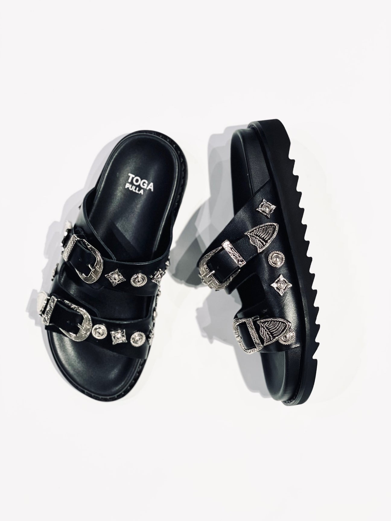 TOGA PULLA / Buckle Sandal