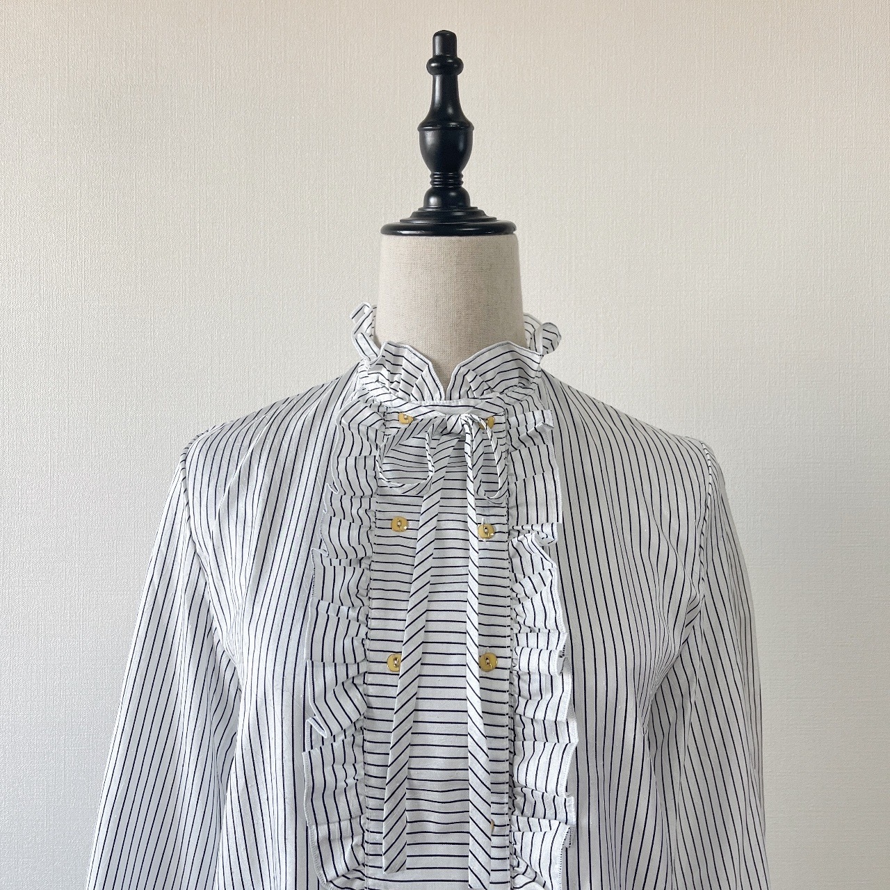 日本製白色Ruffle領條紋上衣