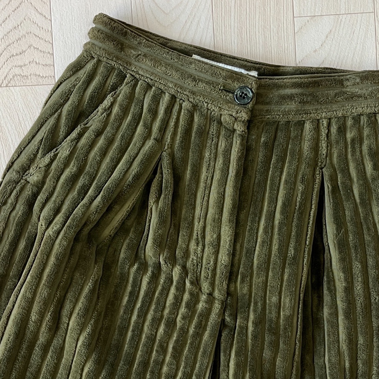 墨綠色燈芯絨半裙