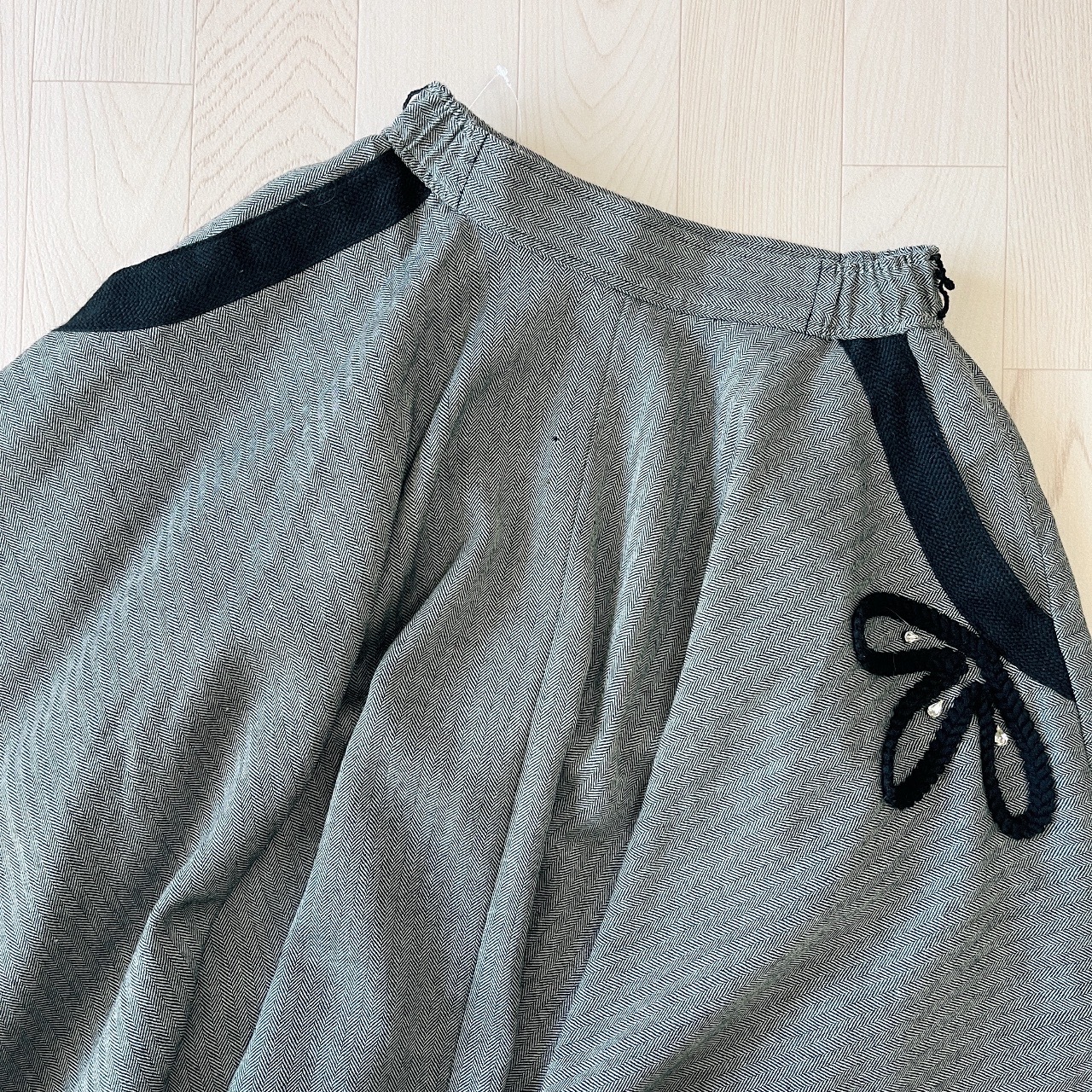 灰色份量感大裙襬羊毛半裙