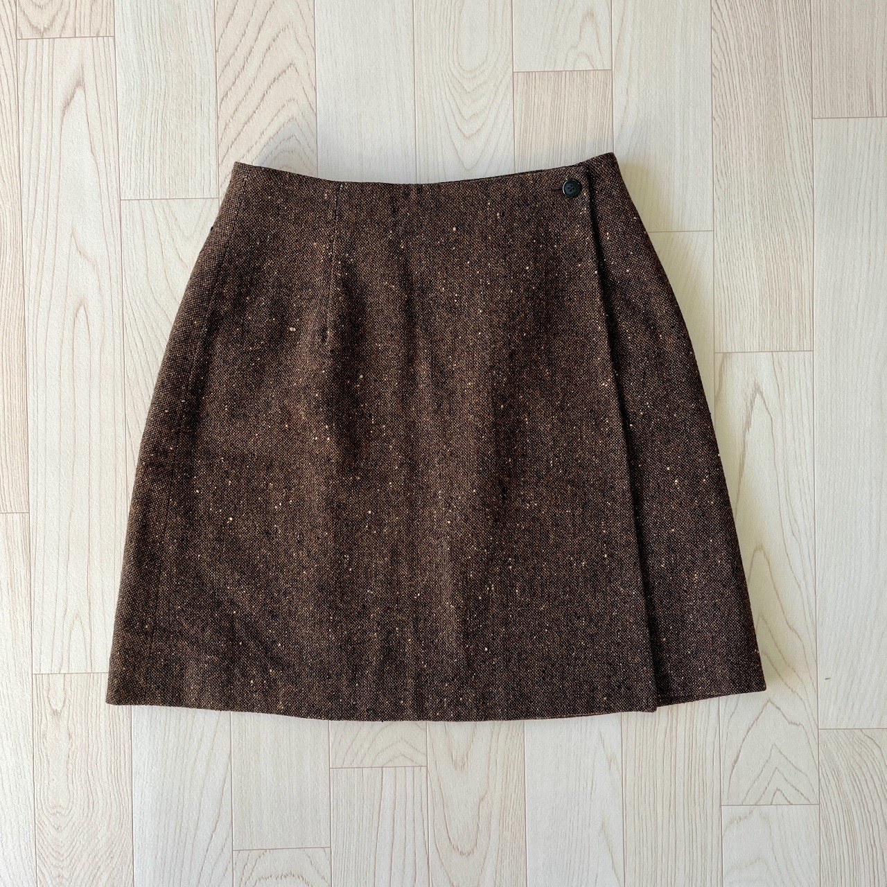 啡色羊毛短裙