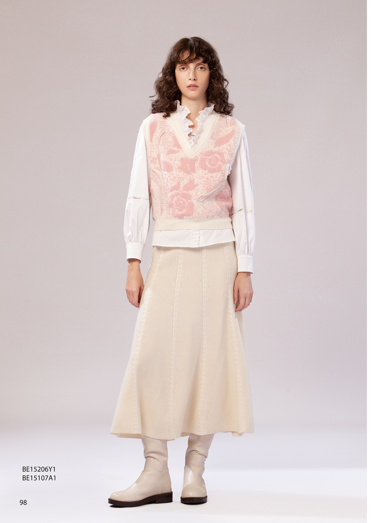 BE15206Y1 粉霧記憶立體花紋針織背心